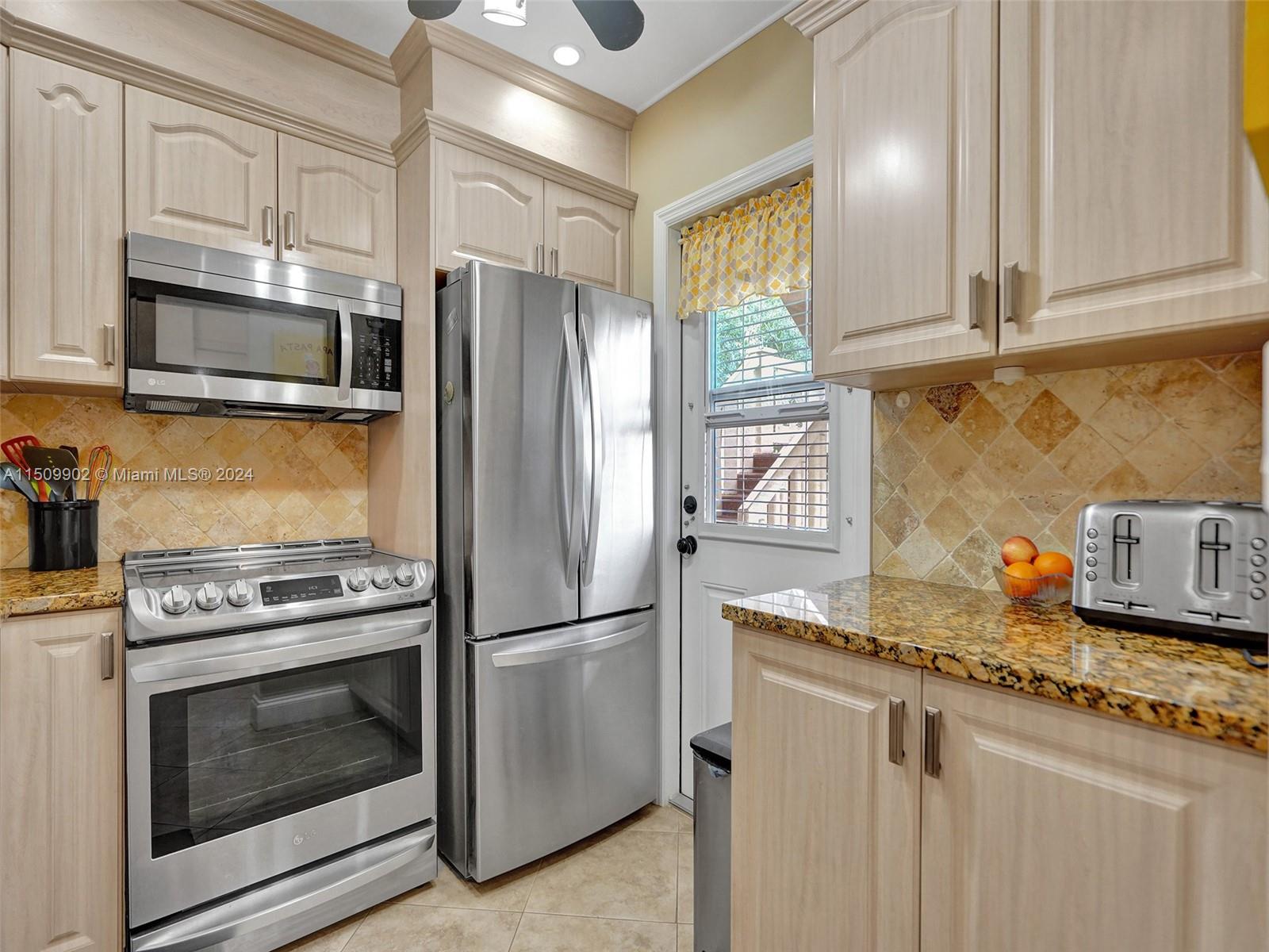 4806 NW 36th St 501, Lauderdale Lakes, Florida 33319, 2 Bedrooms Bedrooms, ,2 BathroomsBathrooms,Residential,For Sale,4806 NW 36th St 501,A11509902
