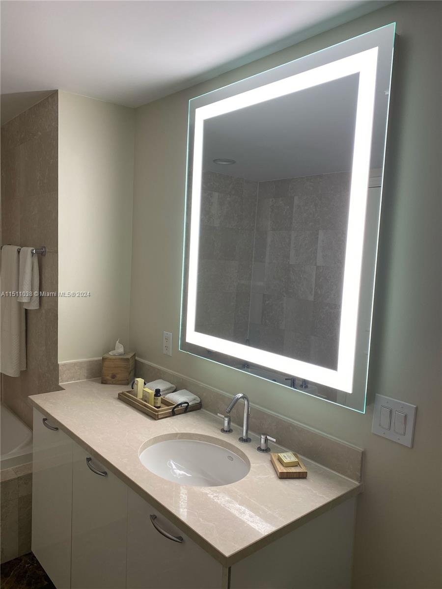 505 Fort Lauderdale Beach Blvd, Fort Lauderdale, FL, 33304 United States, 1 Bedroom Bedrooms, ,1 BathroomBathrooms,Residential,For Sale,Fort Lauderdale Beach Blvd,A11511038