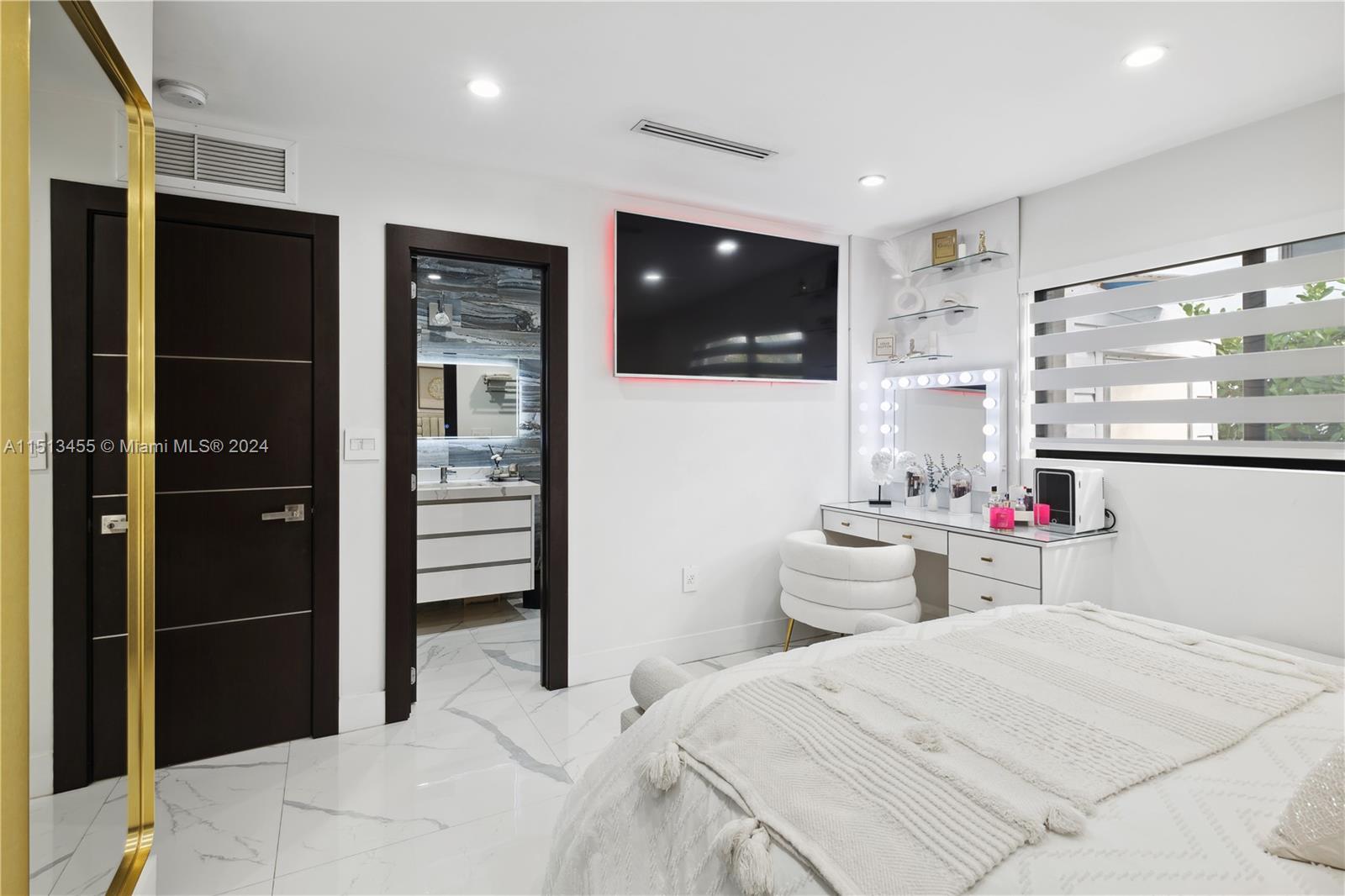 1885 Hibiscus Dr, North Miami, FL, 33181 United States, 4 Bedrooms Bedrooms, ,4 BathroomsBathrooms,Residential,For Sale,Hibiscus Dr,A11513455