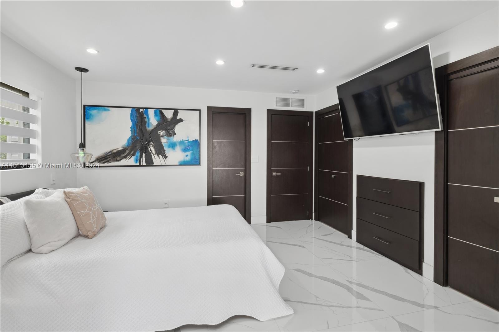 1885 Hibiscus Dr, North Miami, FL, 33181 United States, 4 Bedrooms Bedrooms, ,4 BathroomsBathrooms,Residential,For Sale,Hibiscus Dr,A11513455