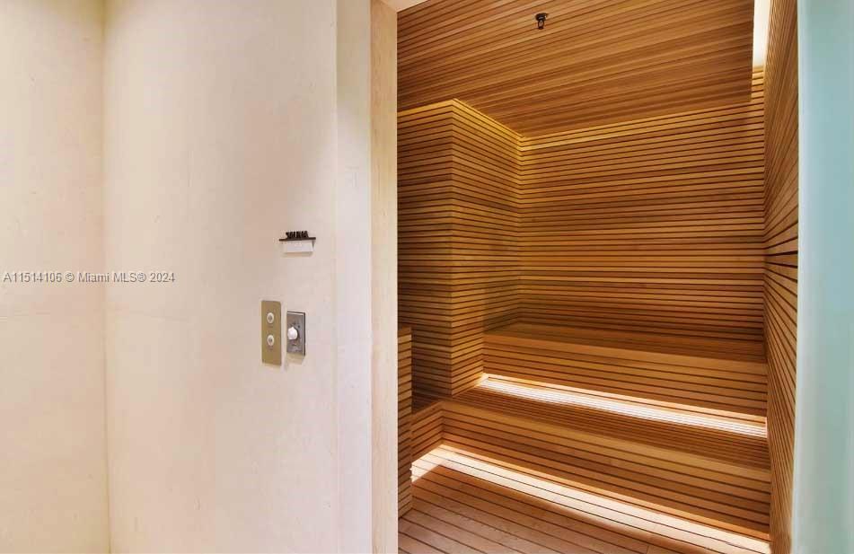 Bal Harbour, FL, 33154 United States, 2 Bedrooms Bedrooms, ,3 BathroomsBathrooms,Residential,For Sale,A11514106