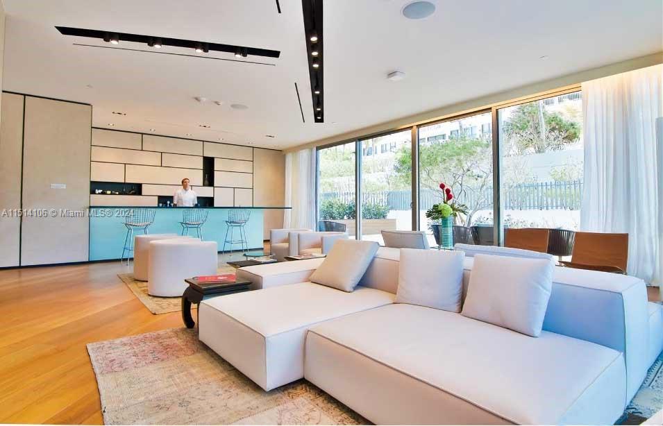 Bal Harbour, FL, 33154 United States, 2 Bedrooms Bedrooms, ,3 BathroomsBathrooms,Residential,For Sale,A11514106