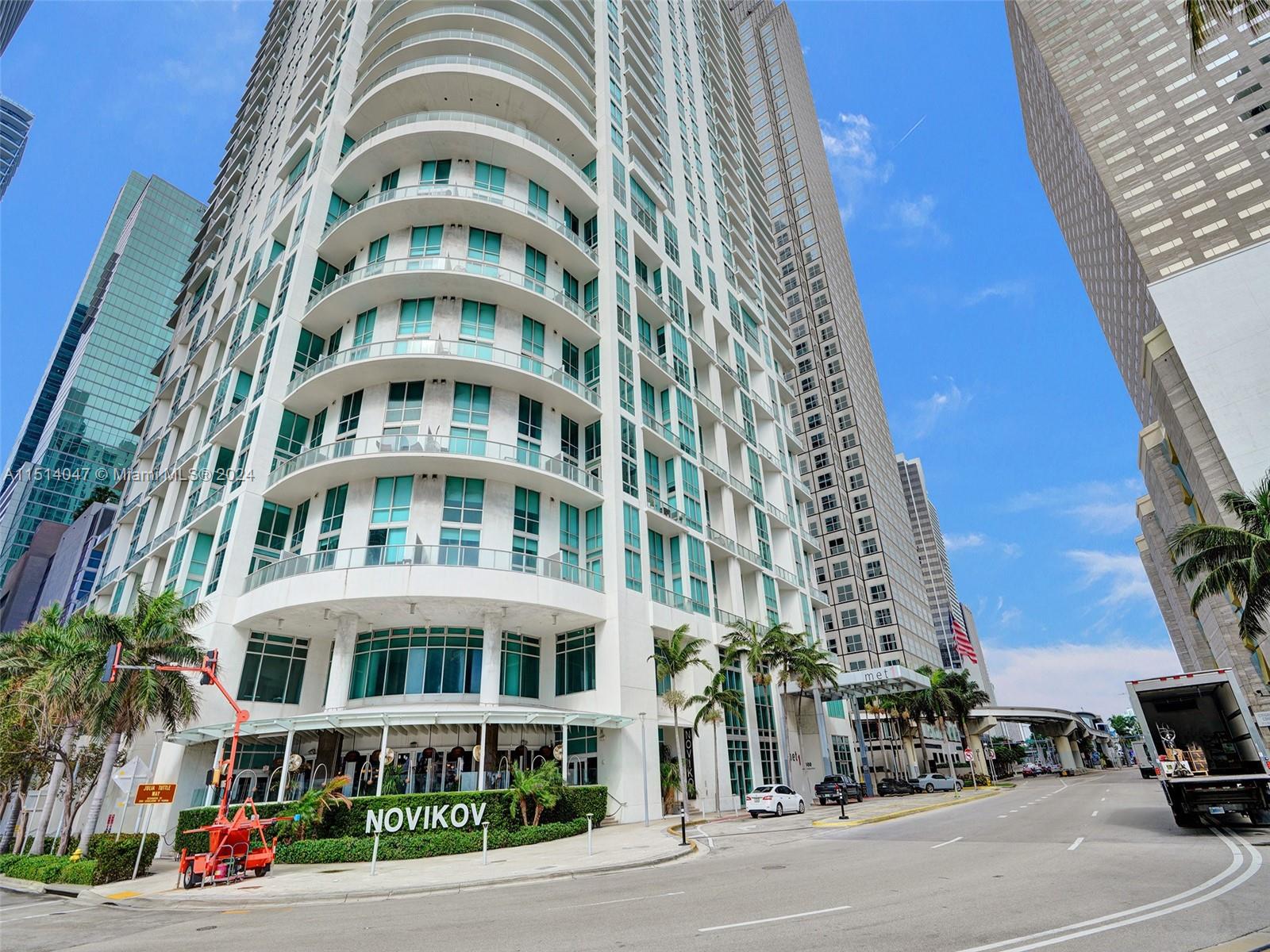 Remodeled, split BR floorplan Corner unit at Met 1.  Located in Southern Downtown Miami.  One block from Whole Foods market, Silverspot Cinema & pedestrian friendly Brickell bridge.  Very short walk to Bayfront park, shopping and many restaurants/cafes to choose from.  This corner unit upgrades include Real Bamboo hardwood grey floors. Newer kitchen w/ White Quartz countertops.  Waterfall edge w/ lots of extra storage space.  Built out closets & extra cabinetry, window shades and one fully remodeled bathroom.  Other recent appliance upgrades include: LG ThinQ fridge w/ see thru door, Bosch 1 yr old AC, Water Heater, Washer & Dryer.  
The unit comes w/ an external Storage cage, 1 parking space & HOA includes cable/internet.  Large gym, kids room, business. center, sauna and much more.