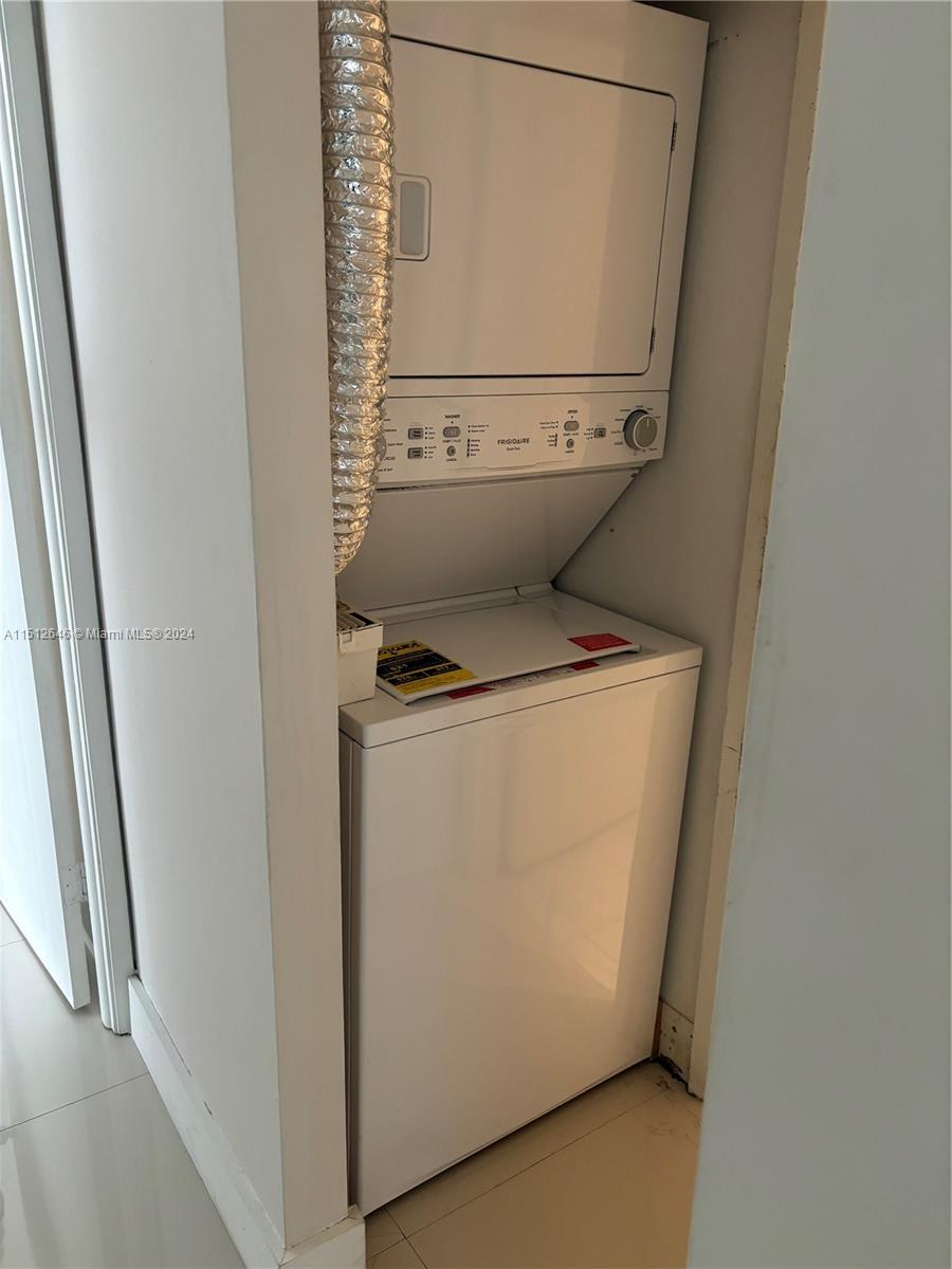 600 NE 36th St 523, Miami, Florida 33137, 2 Bedrooms Bedrooms, ,2 BathroomsBathrooms,Residential,For Sale,600 NE 36th St 523,A11512646