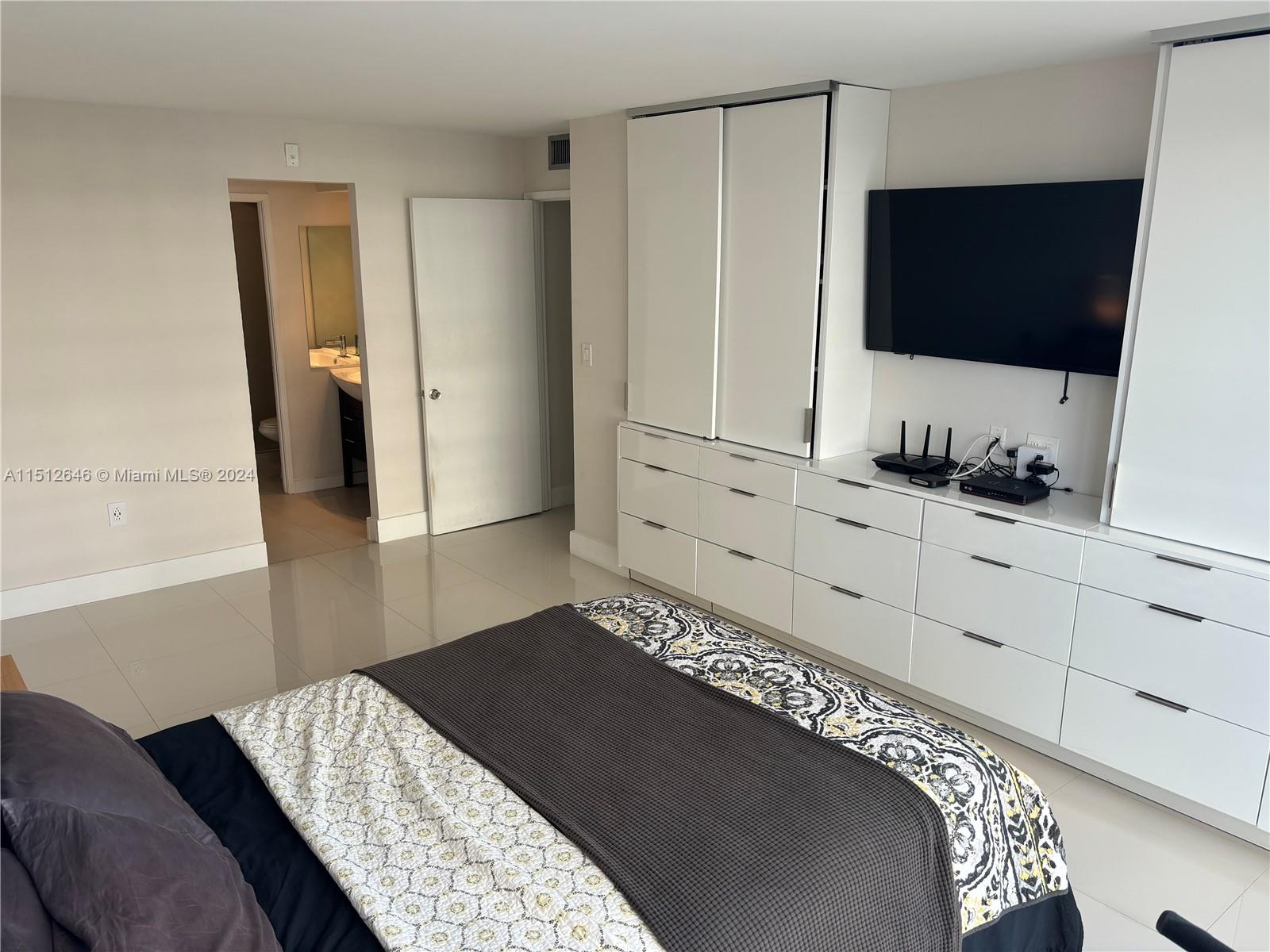 600 NE 36th St 523, Miami, Florida 33137, 2 Bedrooms Bedrooms, ,2 BathroomsBathrooms,Residential,For Sale,600 NE 36th St 523,A11512646