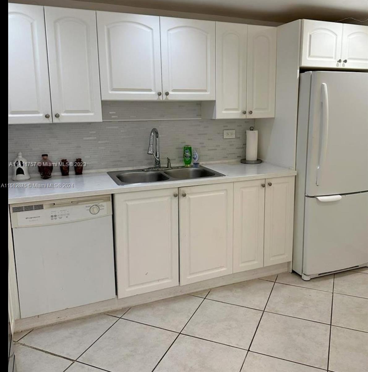 6039 Collins Ave 1512, Miami Beach, Florida 33140, 2 Bedrooms Bedrooms, ,2 BathroomsBathrooms,Residential,For Sale,6039 Collins Ave 1512,A11512875