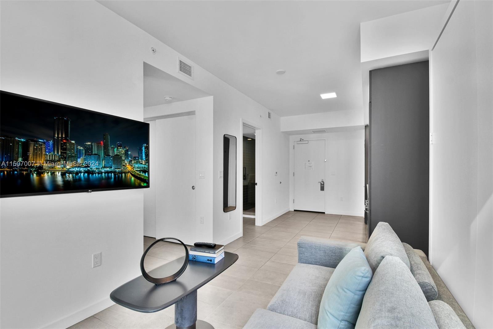 227 NE 2nd St 2107, Miami, Florida 33132, ,1 BathroomBathrooms,Residential,For Sale,227 NE 2nd St 2107,A11507007