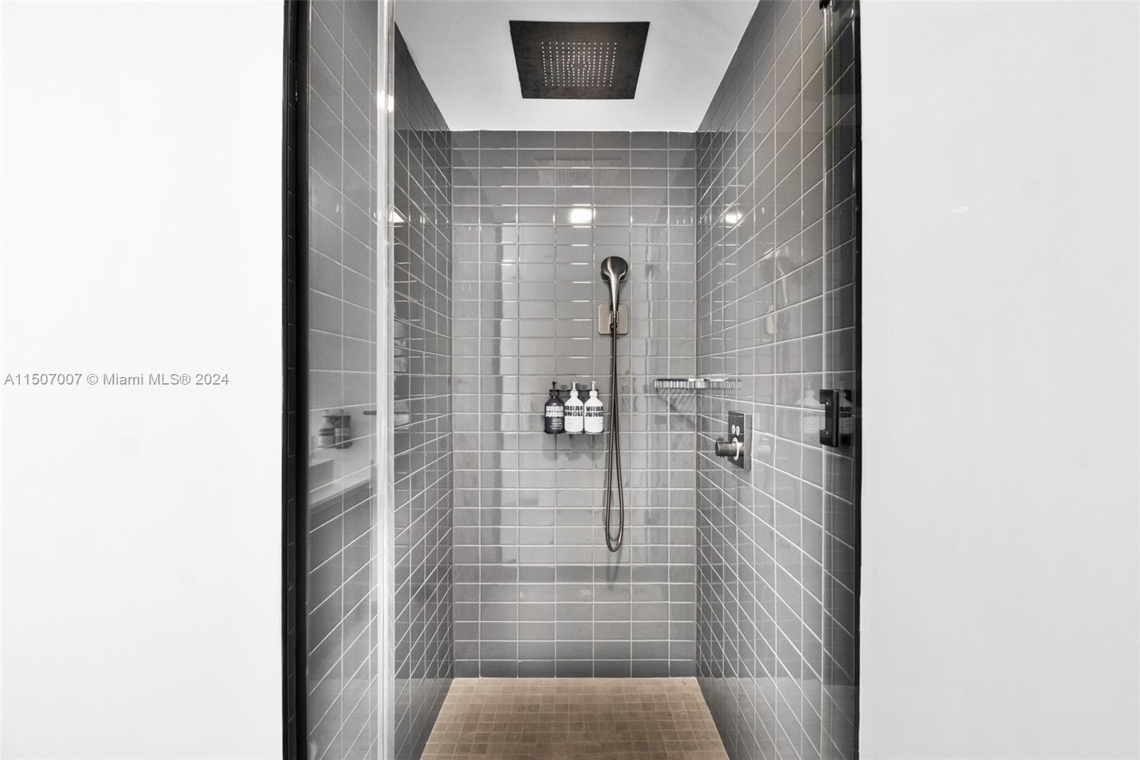 227 NE 2nd St 2107, Miami, Florida 33132, ,1 BathroomBathrooms,Residential,For Sale,227 NE 2nd St 2107,A11507007