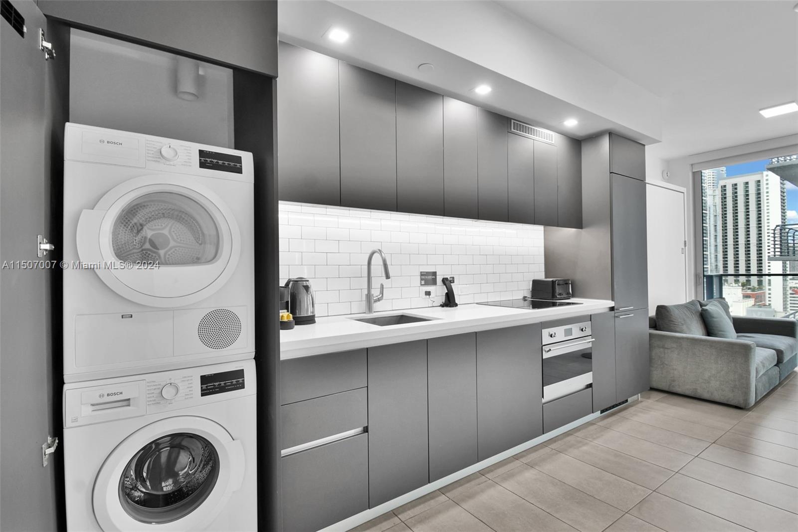 227 NE 2nd St 2107, Miami, Florida 33132, ,1 BathroomBathrooms,Residential,For Sale,227 NE 2nd St 2107,A11507007