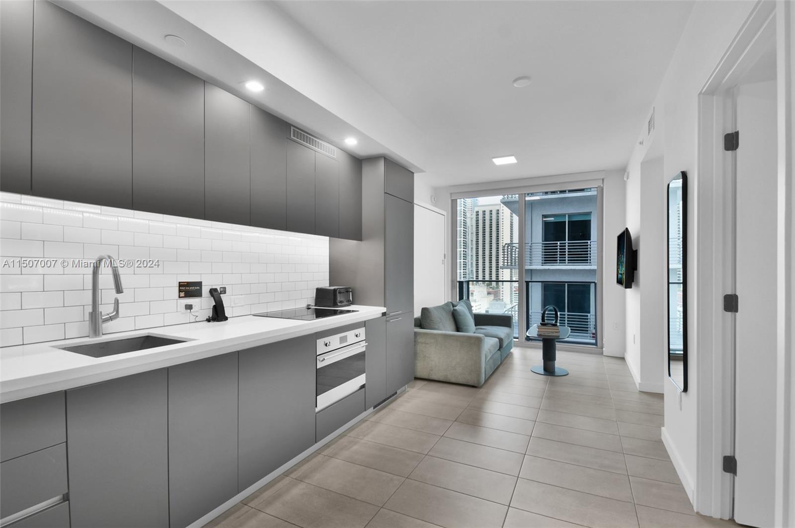 227 NE 2nd St 2107, Miami, Florida 33132, ,1 BathroomBathrooms,Residential,For Sale,227 NE 2nd St 2107,A11507007