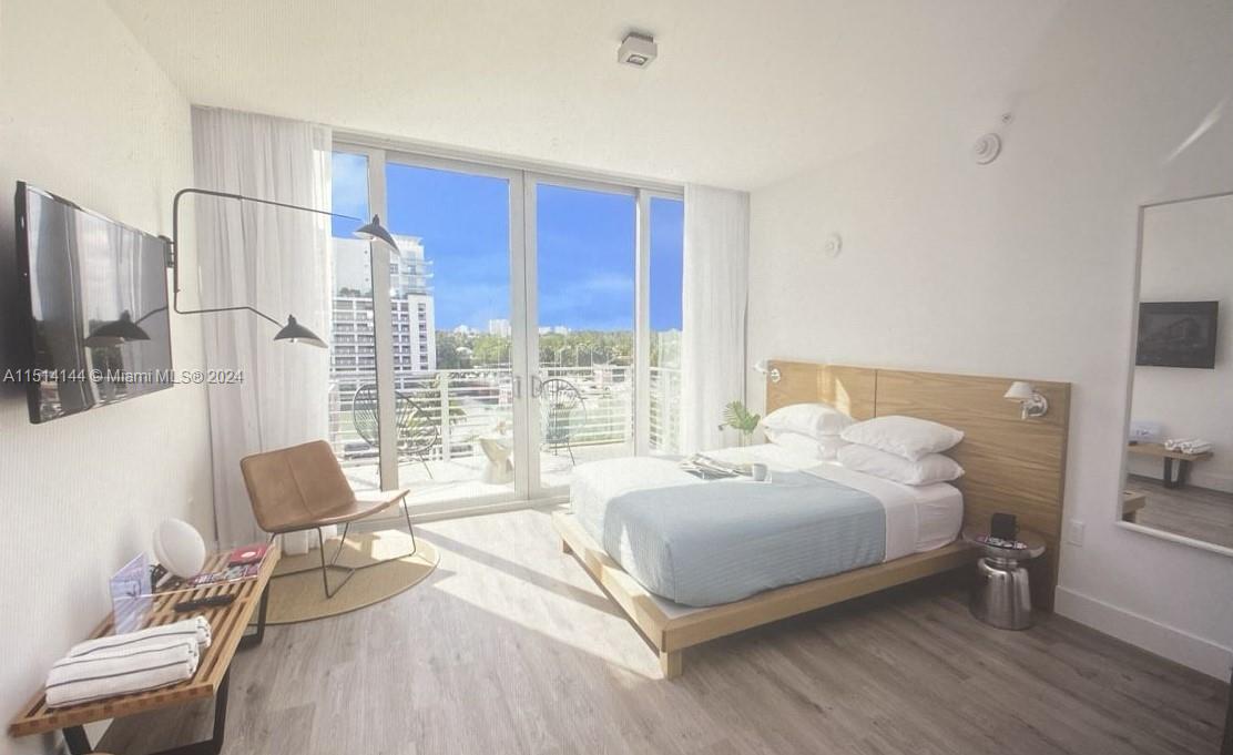 Excellent opportunity! Beautiful 1 bedroom 1 bathroom in an unbeatable location. Beach service, rooftop pool, gym, concierge, valet. No rental restrictions!