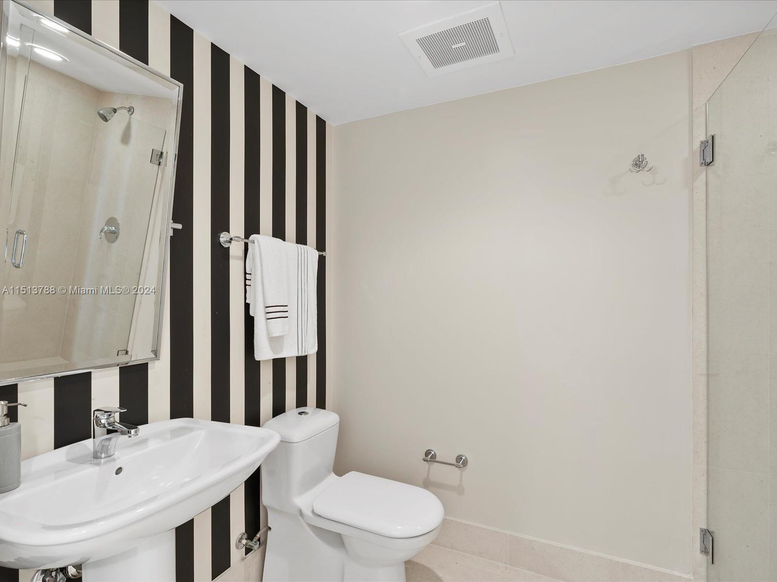 6899 Collins Ave 706, Miami Beach, Florida 33141, 2 Bedrooms Bedrooms, ,3 BathroomsBathrooms,Residentiallease,For Rent,6899 Collins Ave 706,A11513788