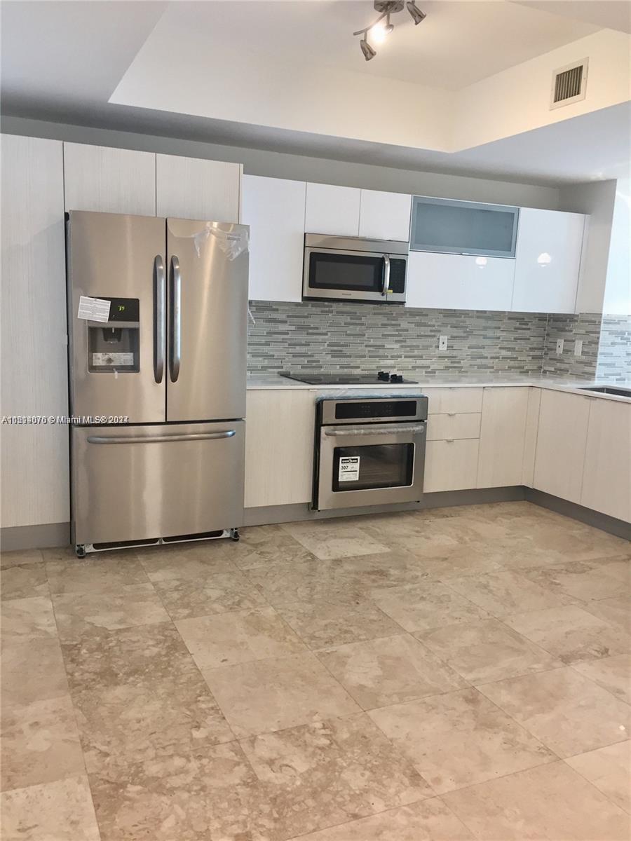 3330 NE 190th St 1117, Aventura, Florida 33180, 3 Bedrooms Bedrooms, ,3 BathroomsBathrooms,Residentiallease,For Rent,3330 NE 190th St 1117,A11514076