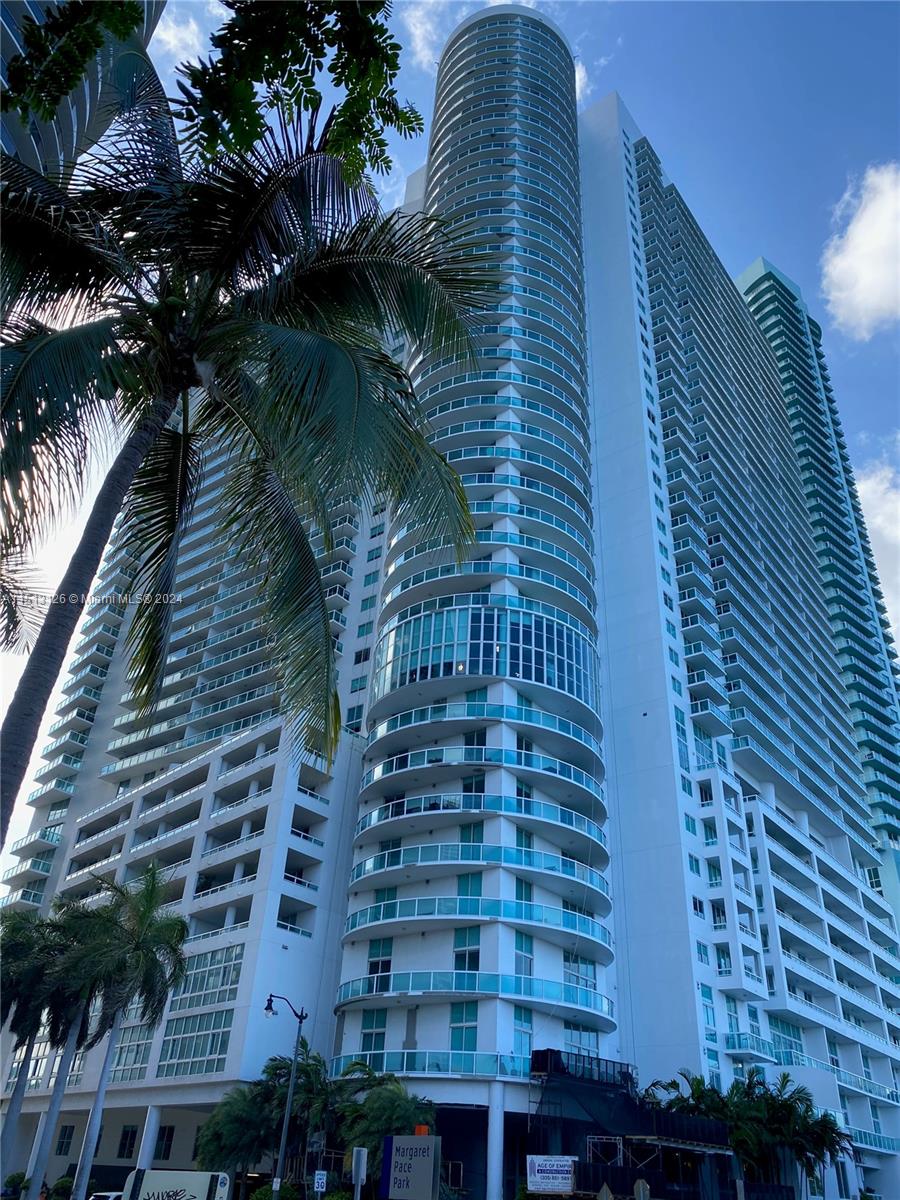 1800 N Bayshore Dr 3414, Miami, Florida 33132, 2 Bedrooms Bedrooms, 6 Rooms Rooms,2 BathroomsBathrooms,Residential,For Sale,1800 N Bayshore Dr 3414,A11513126