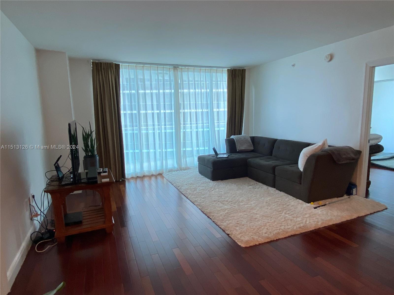 1800 N Bayshore Dr 3414, Miami, Florida 33132, 2 Bedrooms Bedrooms, 6 Rooms Rooms,2 BathroomsBathrooms,Residential,For Sale,1800 N Bayshore Dr 3414,A11513126