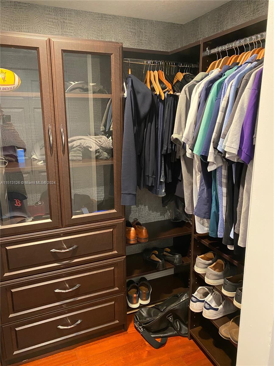 1800 N Bayshore Dr 3414, Miami, Florida 33132, 2 Bedrooms Bedrooms, 6 Rooms Rooms,2 BathroomsBathrooms,Residential,For Sale,1800 N Bayshore Dr 3414,A11513126