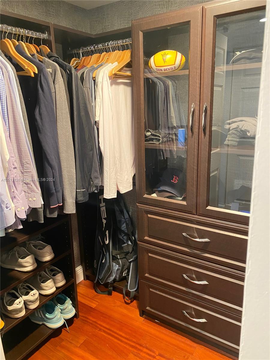 1800 N Bayshore Dr 3414, Miami, Florida 33132, 2 Bedrooms Bedrooms, 6 Rooms Rooms,2 BathroomsBathrooms,Residential,For Sale,1800 N Bayshore Dr 3414,A11513126