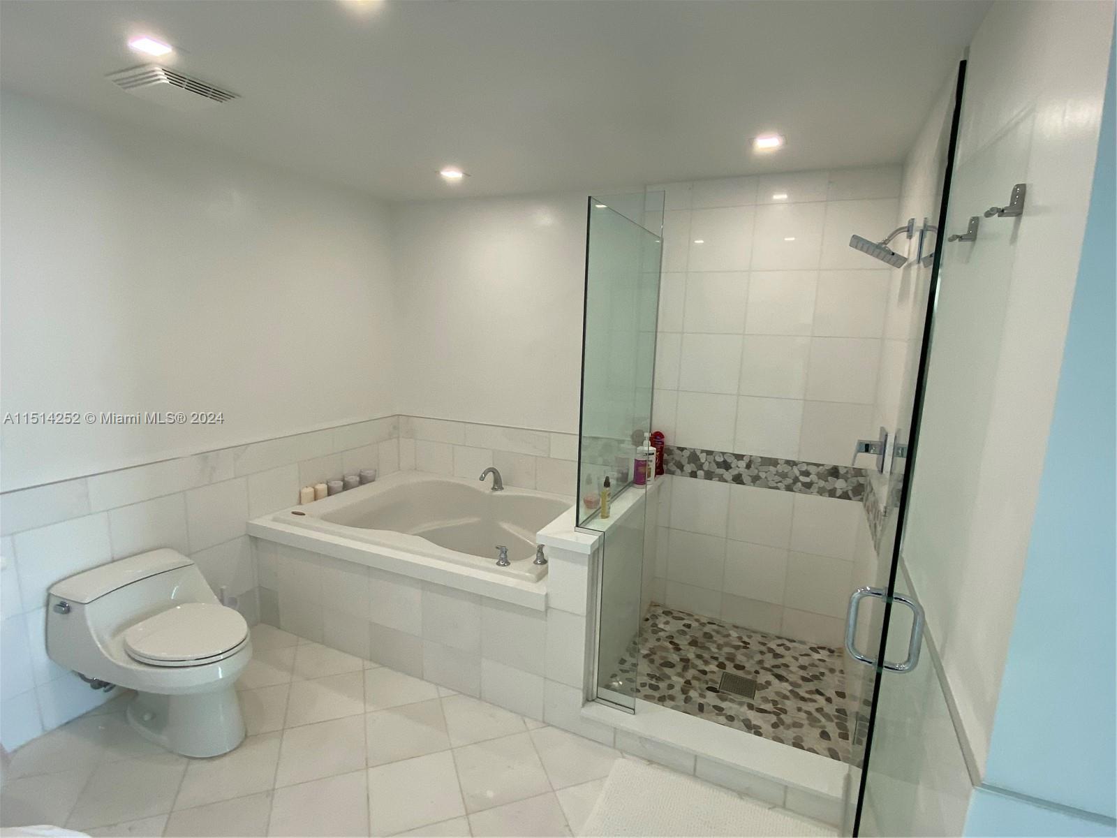 540 West Ave 1812, Miami Beach, Florida 33139, 1 Bedroom Bedrooms, ,1 BathroomBathrooms,Residentiallease,For Rent,540 West Ave 1812,A11514252