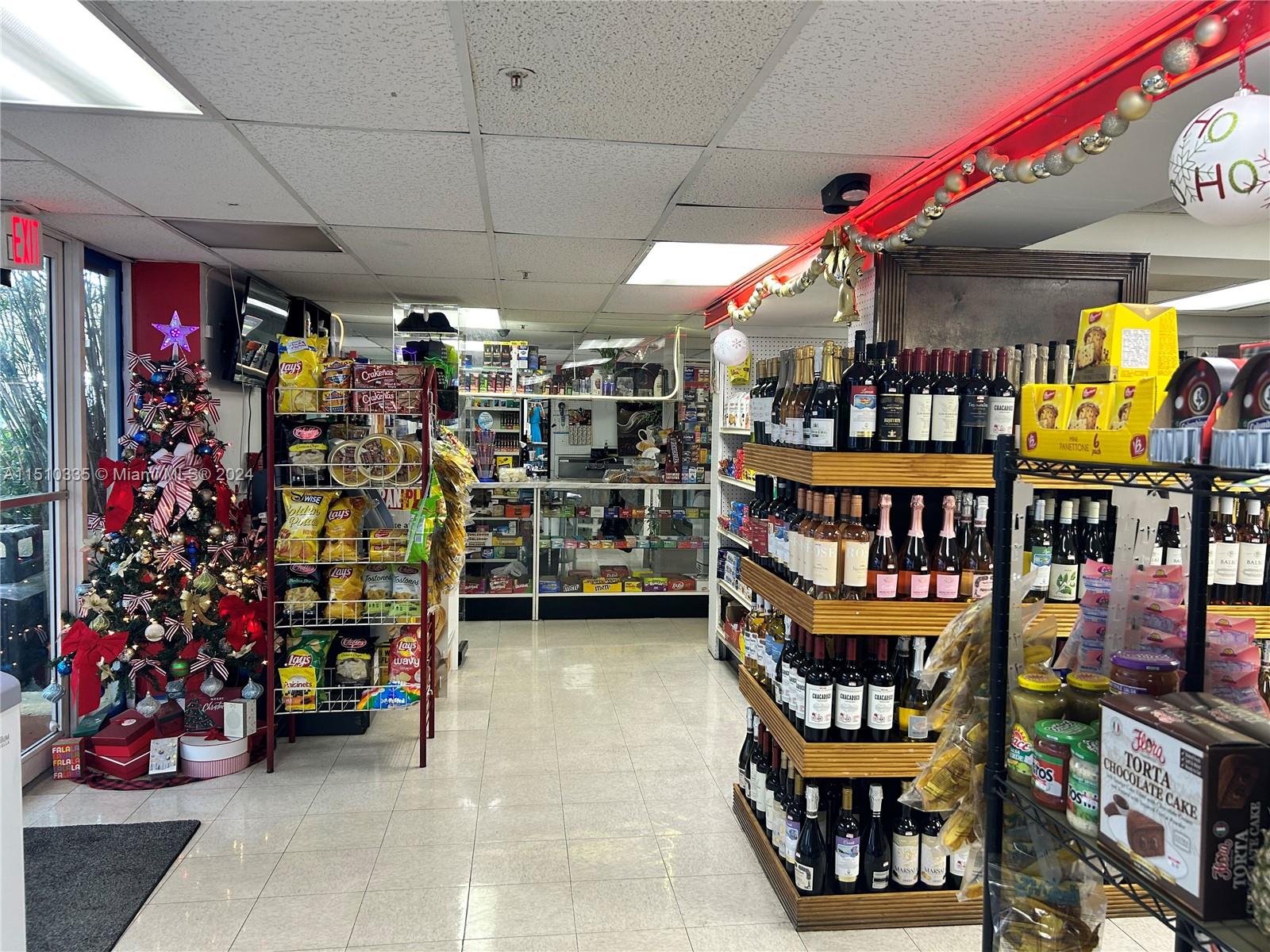 7601 E Treasure Dr CU-18, North Bay Village, Florida 33141, ,Commercialsale,For Sale,7601 E Treasure Dr CU-18,A11510335