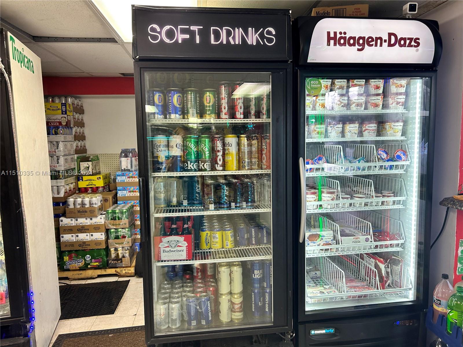 7601 E Treasure Dr CU-18, North Bay Village, Florida 33141, ,Commercialsale,For Sale,7601 E Treasure Dr CU-18,A11510335