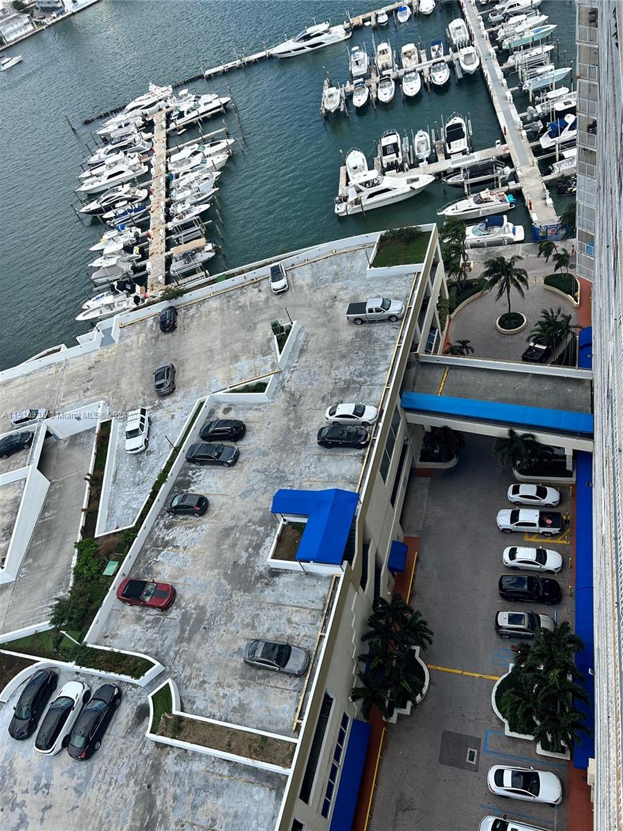 7601 E Treasure Dr CU-18, North Bay Village, Florida 33141, ,Commercialsale,For Sale,7601 E Treasure Dr CU-18,A11510335