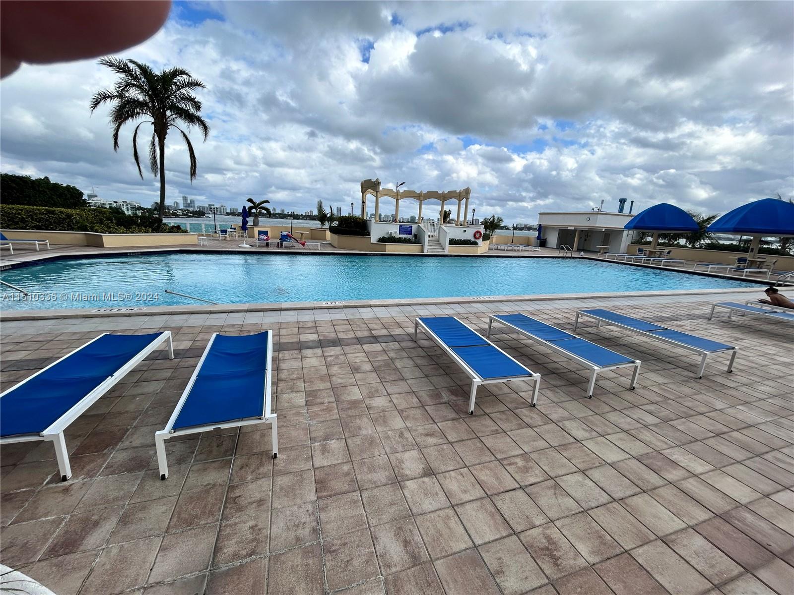 7601 E Treasure Dr CU-18, North Bay Village, Florida 33141, ,Commercialsale,For Sale,7601 E Treasure Dr CU-18,A11510335