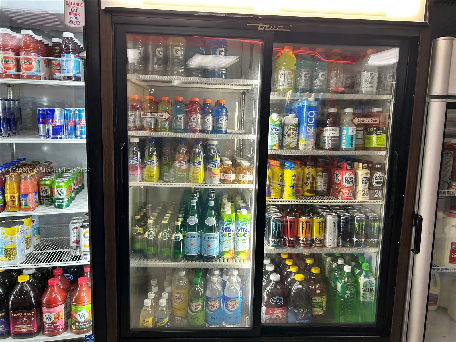 7601 E Treasure Dr CU-18, North Bay Village, Florida 33141, ,Commercialsale,For Sale,7601 E Treasure Dr CU-18,A11510335