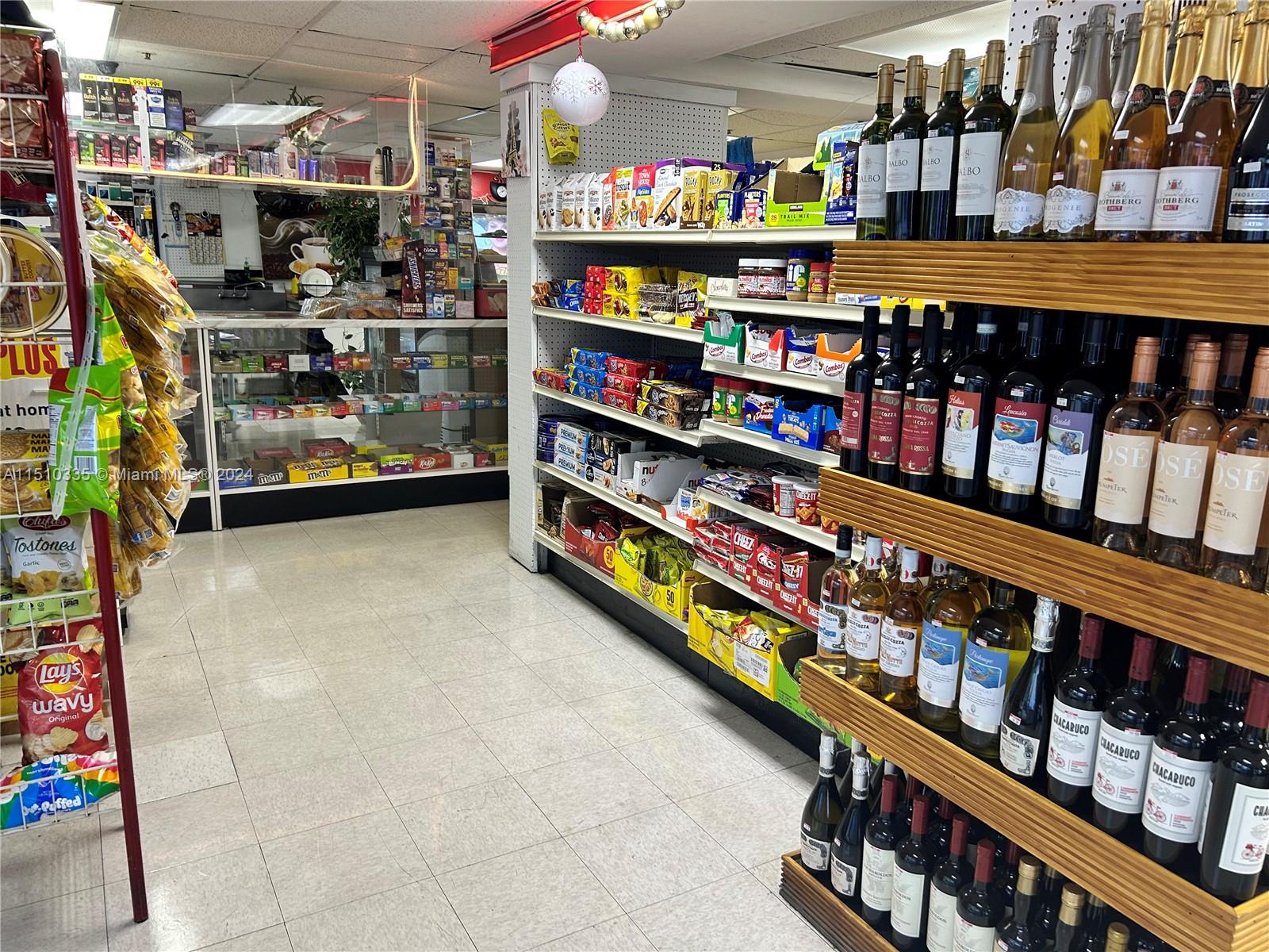 7601 E Treasure Dr CU-18, North Bay Village, Florida 33141, ,Commercialsale,For Sale,7601 E Treasure Dr CU-18,A11510335