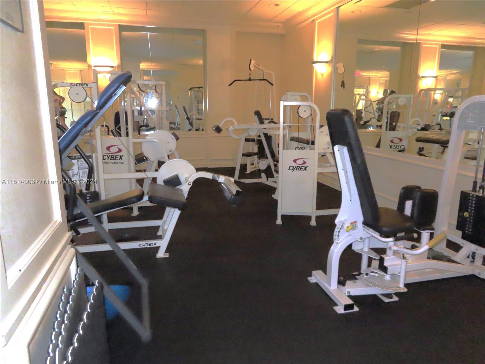 5700 Collins Ave 4C, Miami Beach, Florida 33140, 2 Bedrooms Bedrooms, ,2 BathroomsBathrooms,Residentiallease,For Rent,5700 Collins Ave 4C,A11514303