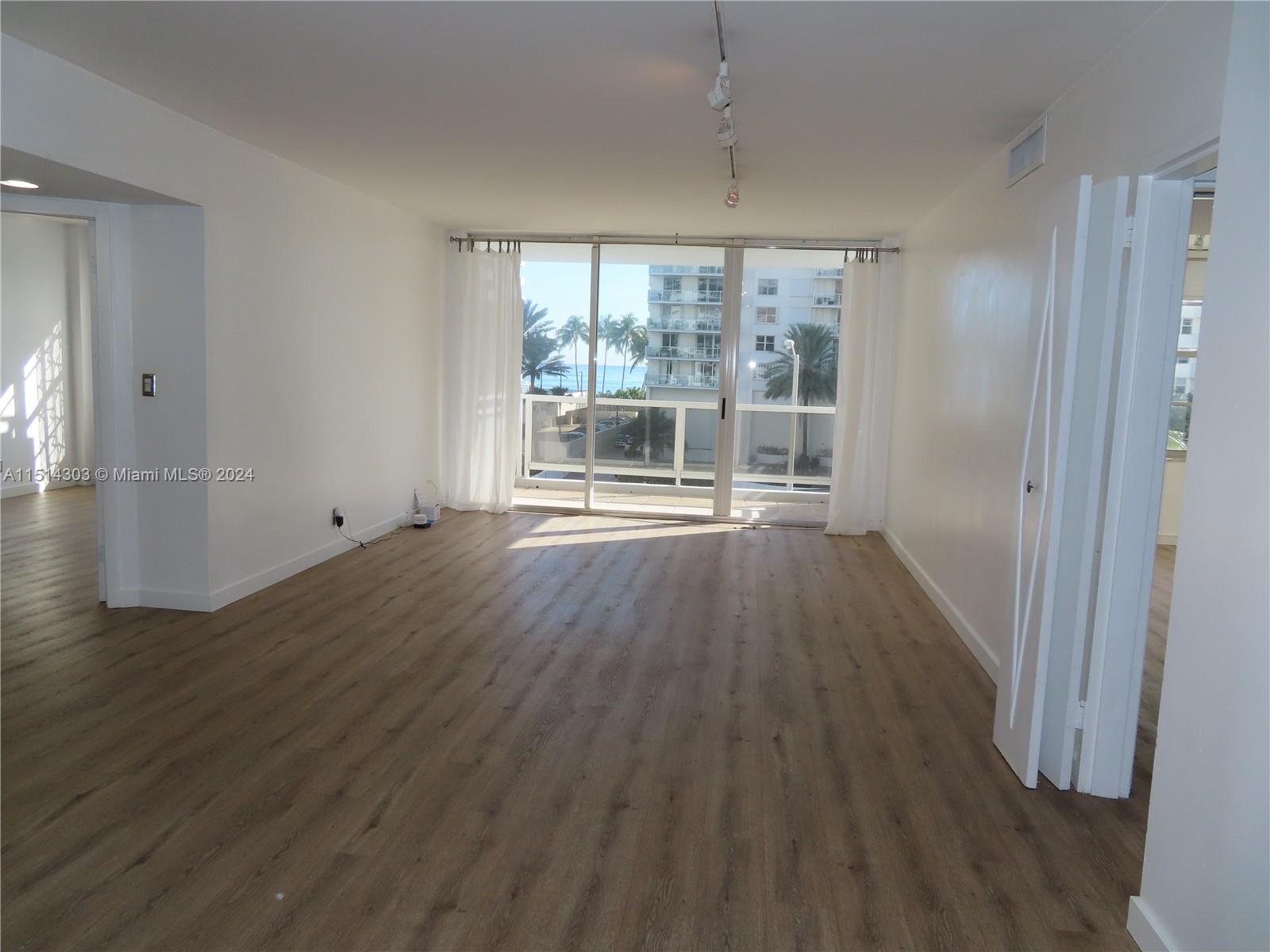 5700 Collins Ave 4C, Miami Beach, Florida 33140, 2 Bedrooms Bedrooms, ,2 BathroomsBathrooms,Residentiallease,For Rent,5700 Collins Ave 4C,A11514303