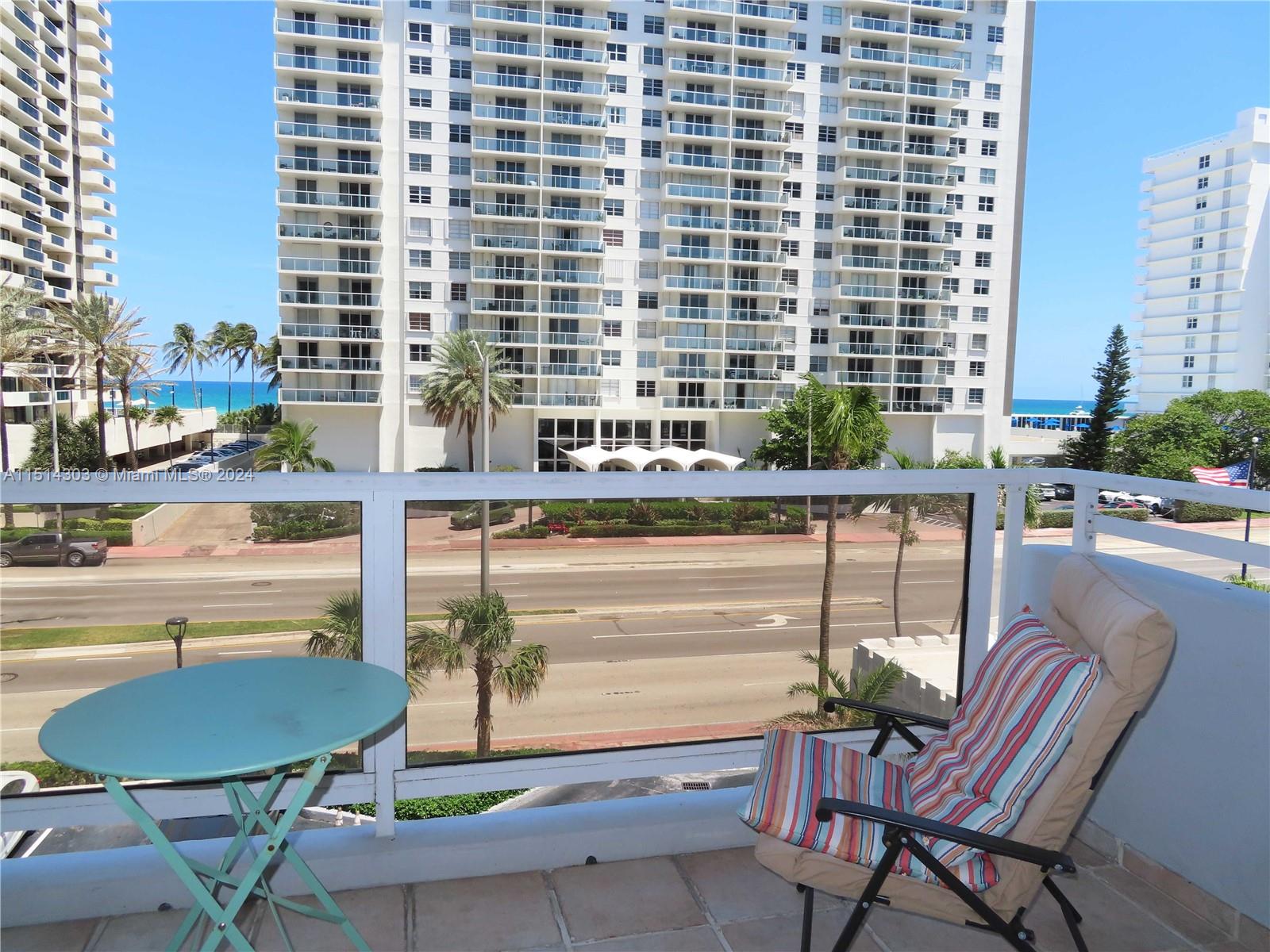 5700 Collins Ave 4C, Miami Beach, Florida 33140, 2 Bedrooms Bedrooms, ,2 BathroomsBathrooms,Residentiallease,For Rent,5700 Collins Ave 4C,A11514303