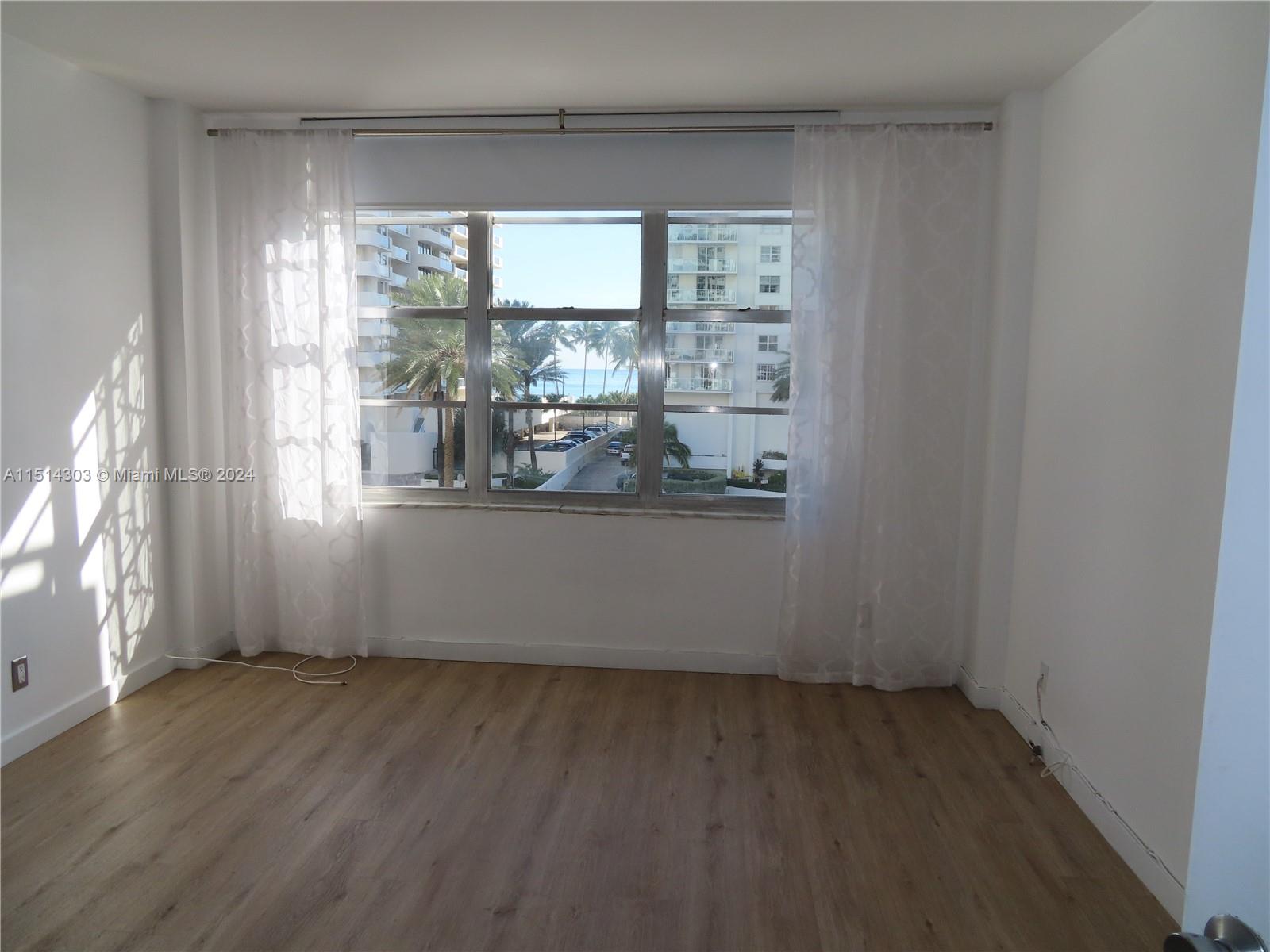 5700 Collins Ave 4C, Miami Beach, Florida 33140, 2 Bedrooms Bedrooms, ,2 BathroomsBathrooms,Residentiallease,For Rent,5700 Collins Ave 4C,A11514303
