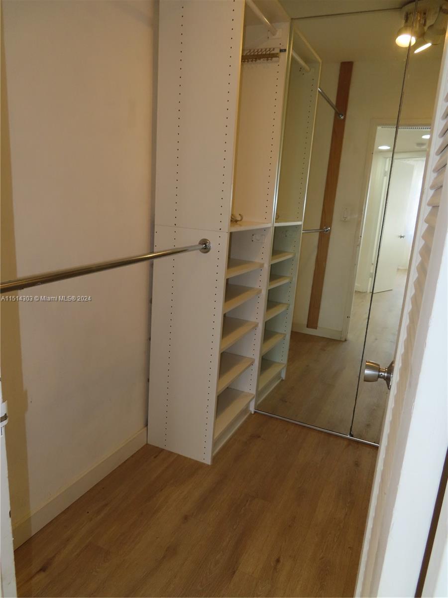 5700 Collins Ave 4C, Miami Beach, Florida 33140, 2 Bedrooms Bedrooms, ,2 BathroomsBathrooms,Residentiallease,For Rent,5700 Collins Ave 4C,A11514303