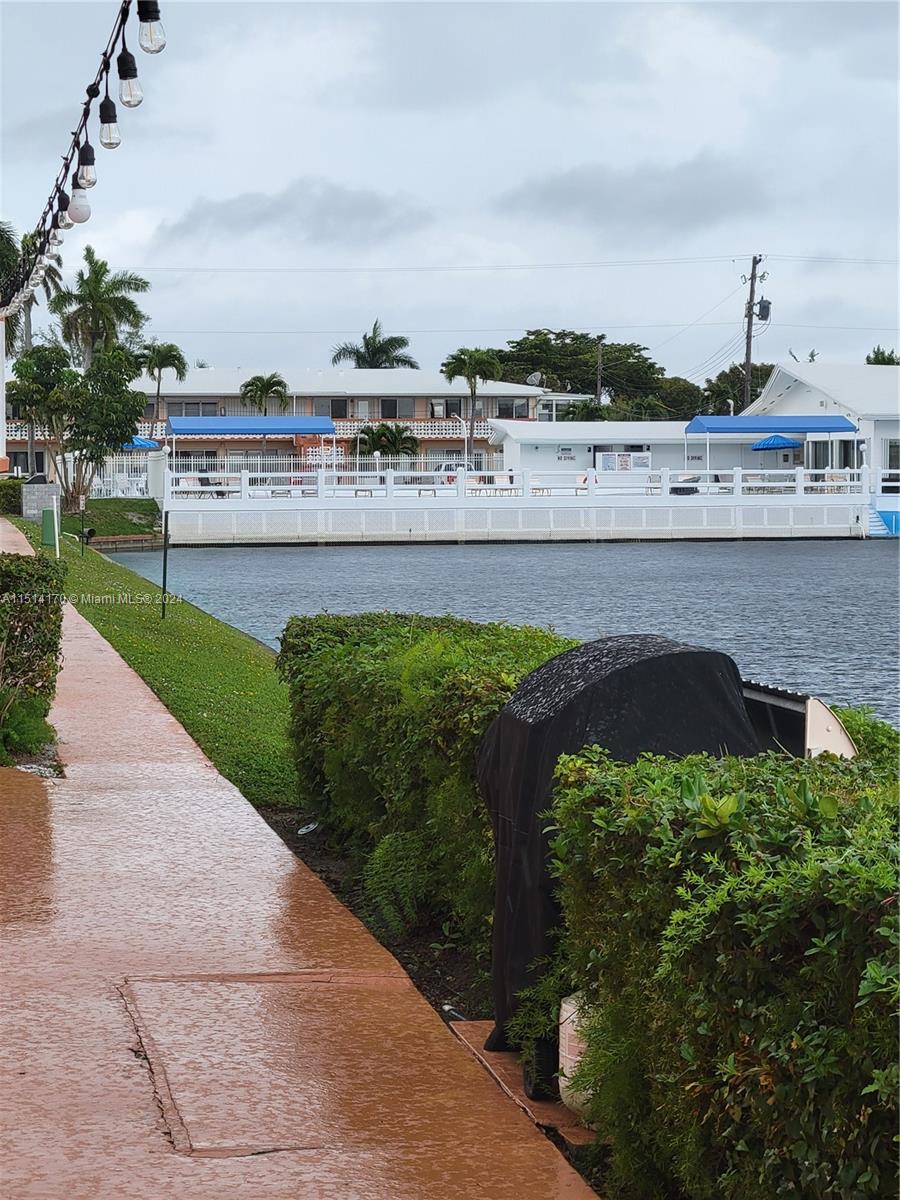 901 SW 11th Ave 3H, Hallandale Beach, Florida 33009, 1 Bedroom Bedrooms, ,1 BathroomBathrooms,Residential,For Sale,901 SW 11th Ave 3H,A11514170