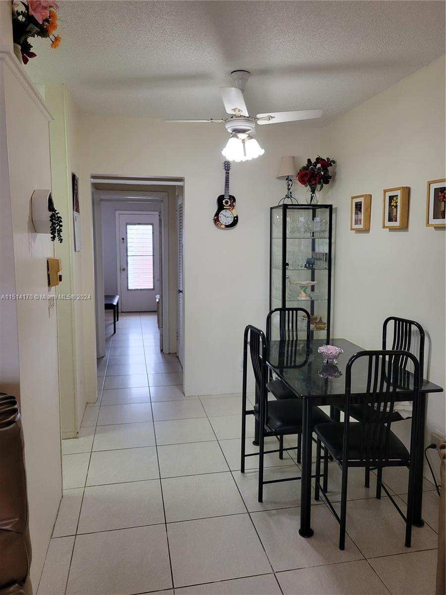 901 SW 11th Ave 3H, Hallandale Beach, Florida 33009, 1 Bedroom Bedrooms, ,1 BathroomBathrooms,Residential,For Sale,901 SW 11th Ave 3H,A11514170