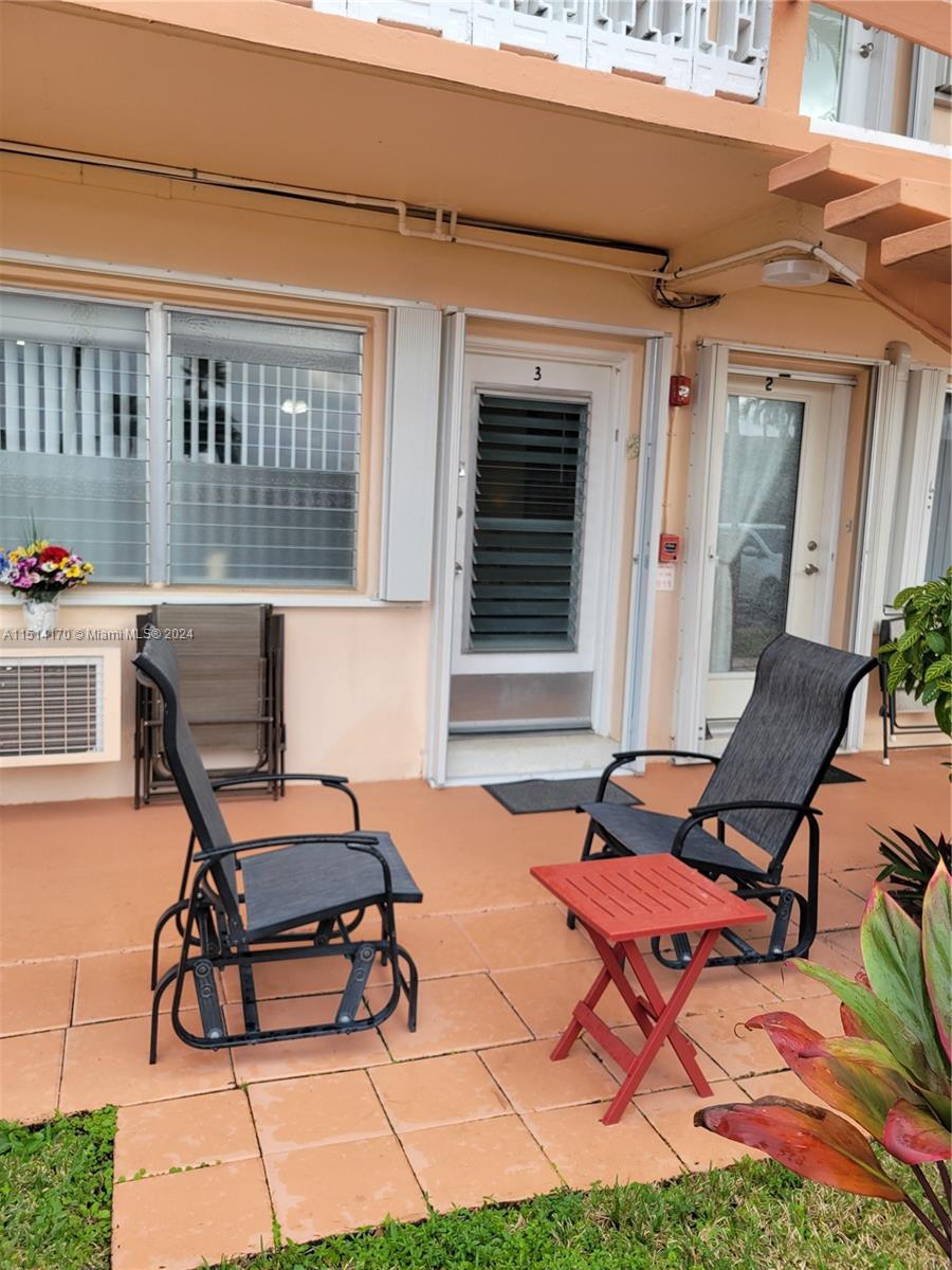 901 SW 11th Ave 3H, Hallandale Beach, Florida 33009, 1 Bedroom Bedrooms, ,1 BathroomBathrooms,Residential,For Sale,901 SW 11th Ave 3H,A11514170