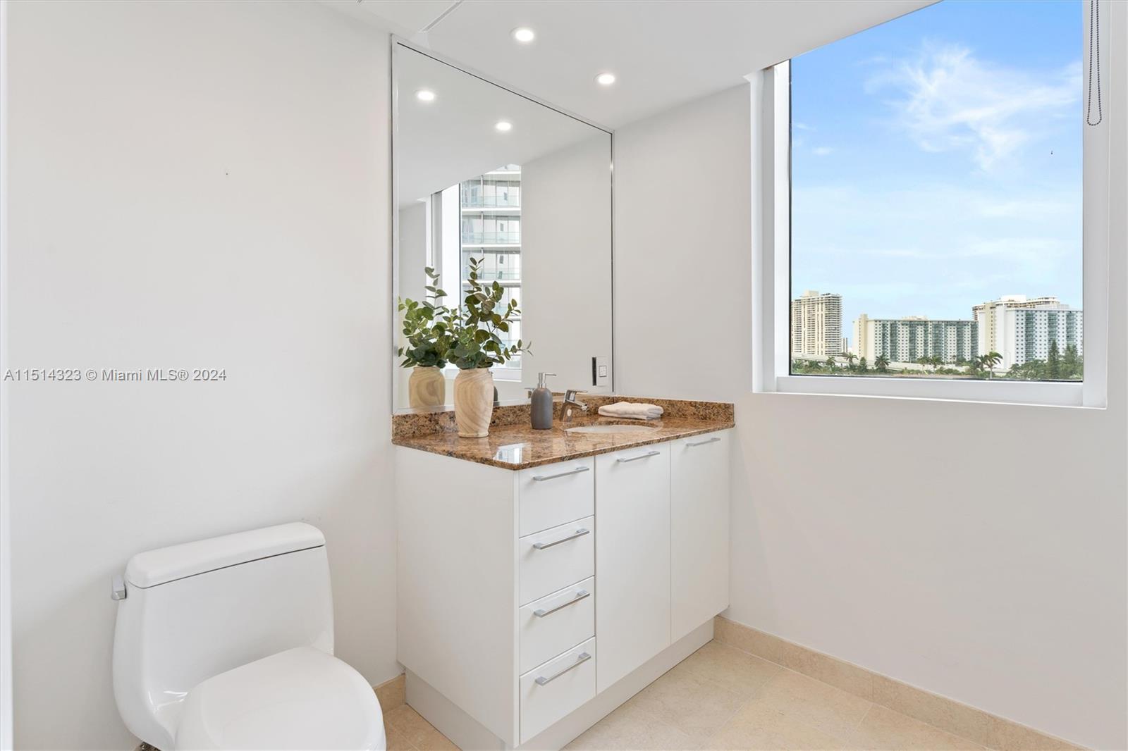 18911 Collins Ave, Sunny Isles Beach, FL, 33160 United States, 3 Bedrooms Bedrooms, ,4 BathroomsBathrooms,Residential,For Sale,Collins Ave,A11514323