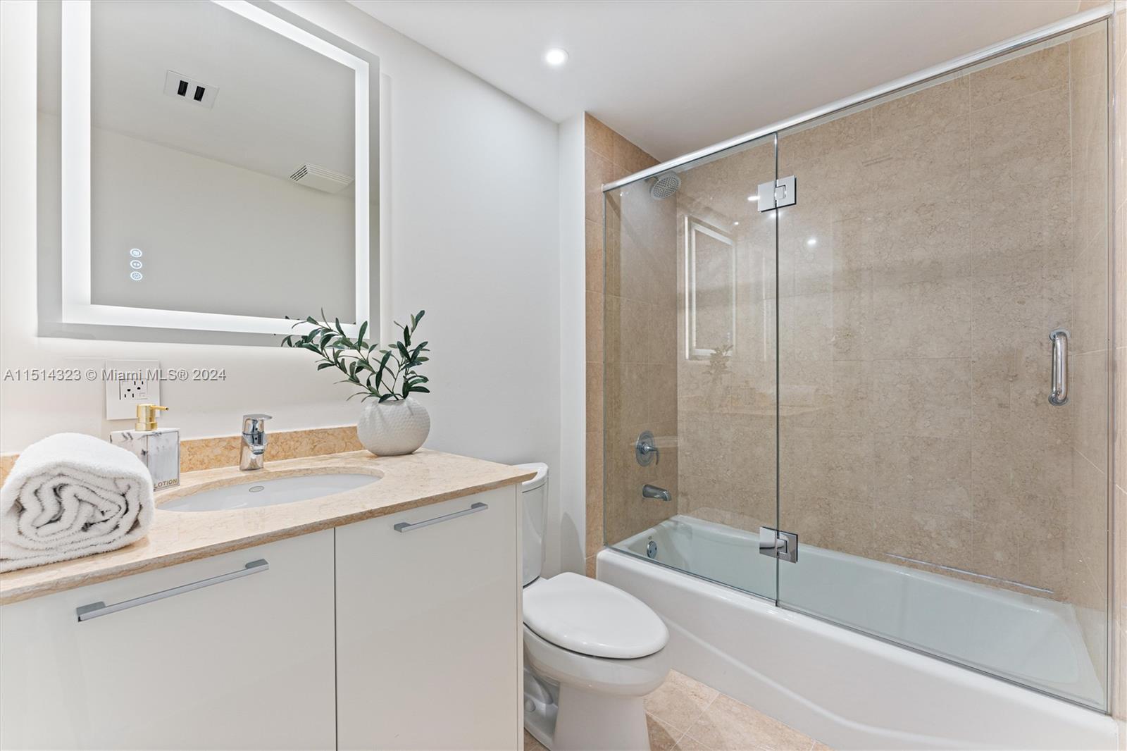 18911 Collins Ave, Sunny Isles Beach, FL, 33160 United States, 3 Bedrooms Bedrooms, ,4 BathroomsBathrooms,Residential,For Sale,Collins Ave,A11514323