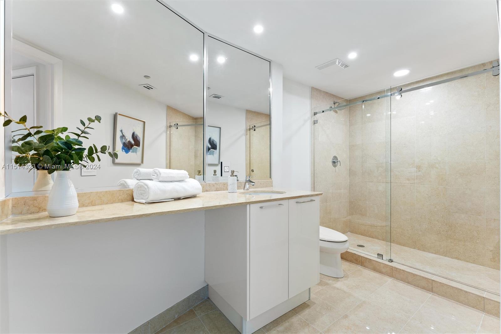 18911 Collins Ave, Sunny Isles Beach, FL, 33160 United States, 3 Bedrooms Bedrooms, ,4 BathroomsBathrooms,Residential,For Sale,Collins Ave,A11514323