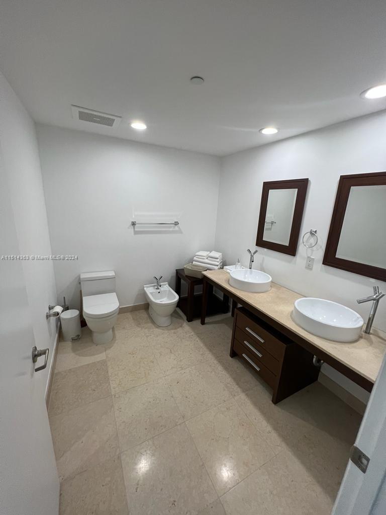 495 Brickell Ave 3208, Miami, Florida 33131, 1 Bedroom Bedrooms, ,1 BathroomBathrooms,Residential,For Sale,495 Brickell Ave 3208,A11514363