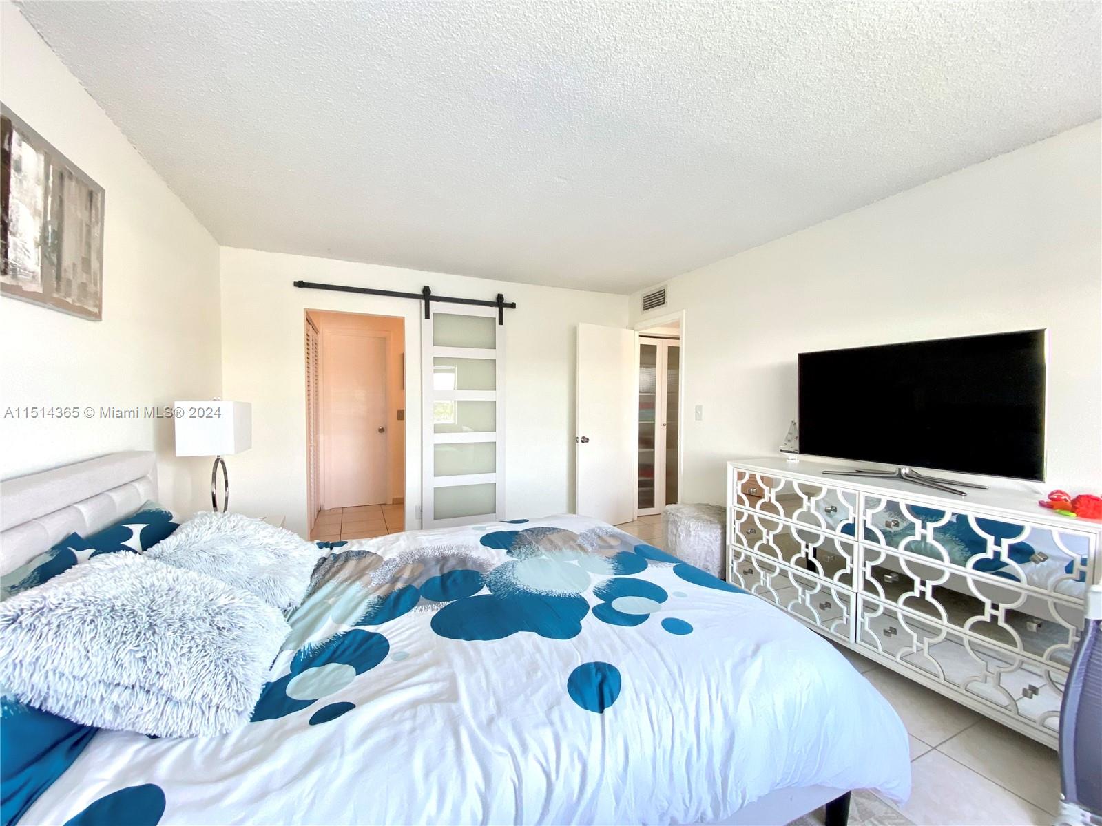 401 Golden Isles Dr 505, Hallandale Beach, Florida 33009, 2 Bedrooms Bedrooms, ,2 BathroomsBathrooms,Residentiallease,For Rent,401 Golden Isles Dr 505,A11514365