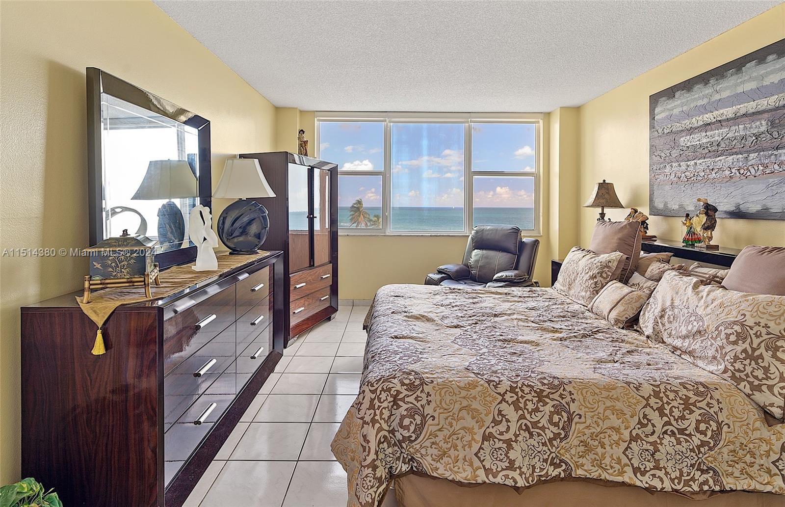 3180 S Ocean Dr 402, Hallandale Beach, Florida 33009, 1 Bedroom Bedrooms, ,1 BathroomBathrooms,Residentiallease,For Rent,3180 S Ocean Dr 402,A11514380