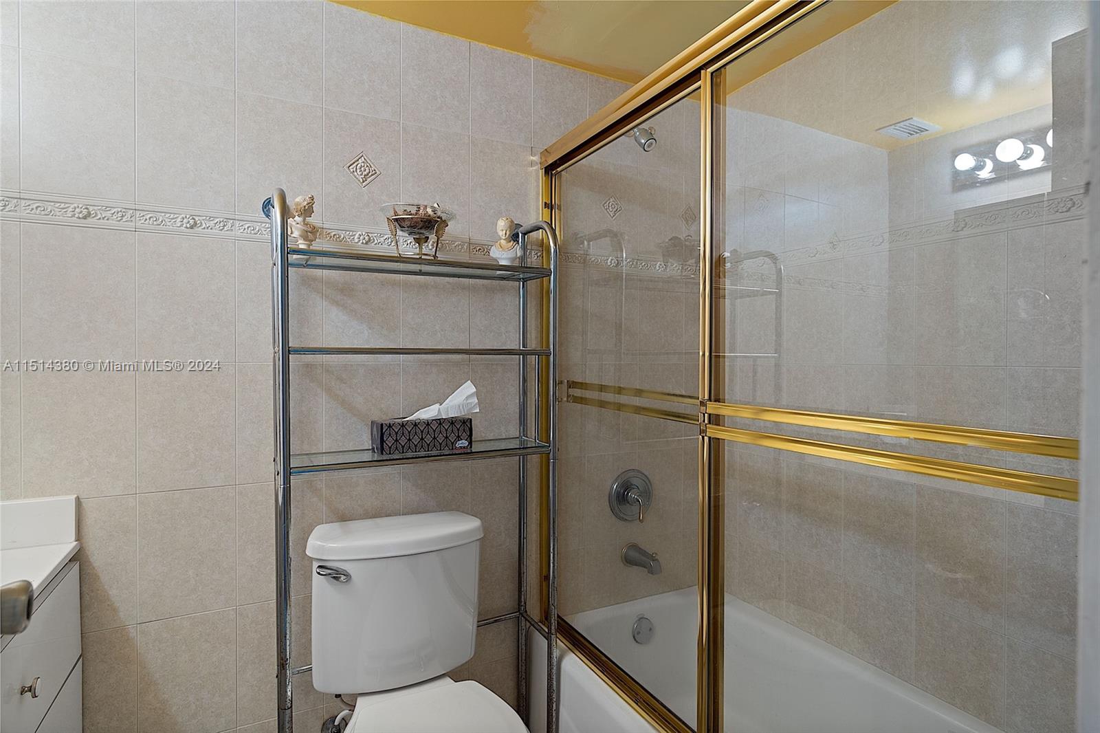 3180 S Ocean Dr 402, Hallandale Beach, Florida 33009, 1 Bedroom Bedrooms, ,1 BathroomBathrooms,Residentiallease,For Rent,3180 S Ocean Dr 402,A11514380