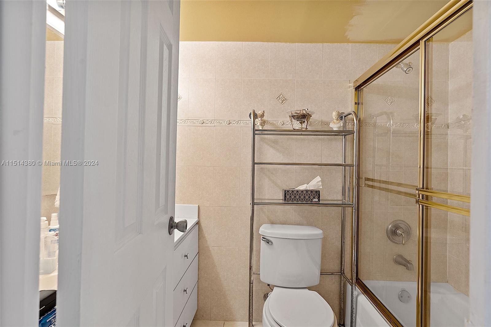 3180 S Ocean Dr 402, Hallandale Beach, Florida 33009, 1 Bedroom Bedrooms, ,1 BathroomBathrooms,Residentiallease,For Rent,3180 S Ocean Dr 402,A11514380