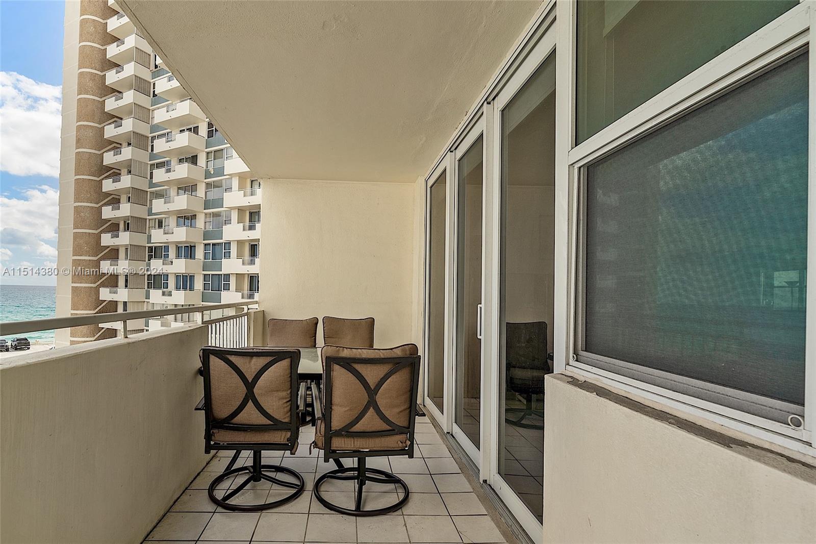 3180 S Ocean Dr 402, Hallandale Beach, Florida 33009, 1 Bedroom Bedrooms, ,1 BathroomBathrooms,Residentiallease,For Rent,3180 S Ocean Dr 402,A11514380