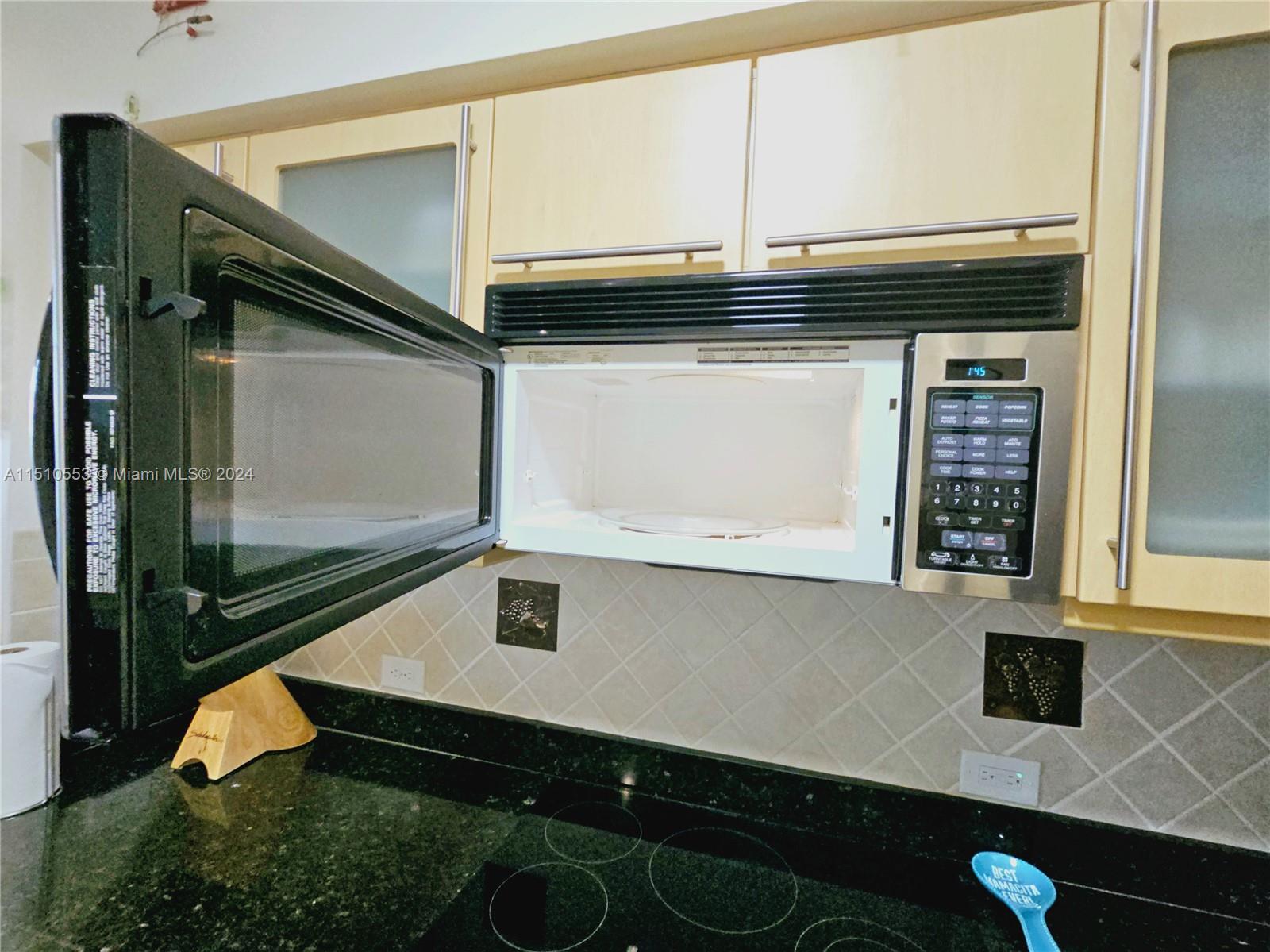 2080 S Ocean Dr 104, Hallandale Beach, Florida 33009, 1 Bedroom Bedrooms, ,1 BathroomBathrooms,Residentiallease,For Rent,2080 S Ocean Dr 104,A11510553