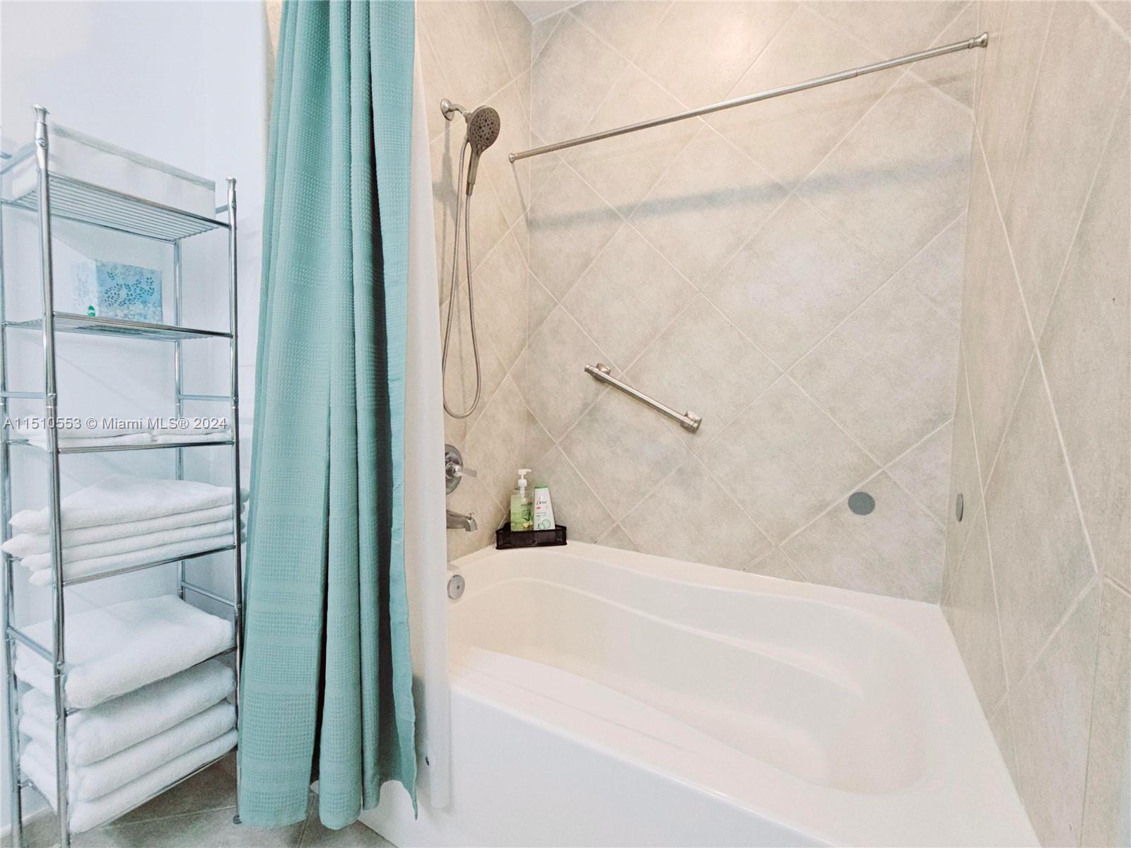 2080 S Ocean Dr 104, Hallandale Beach, Florida 33009, 1 Bedroom Bedrooms, ,1 BathroomBathrooms,Residentiallease,For Rent,2080 S Ocean Dr 104,A11510553