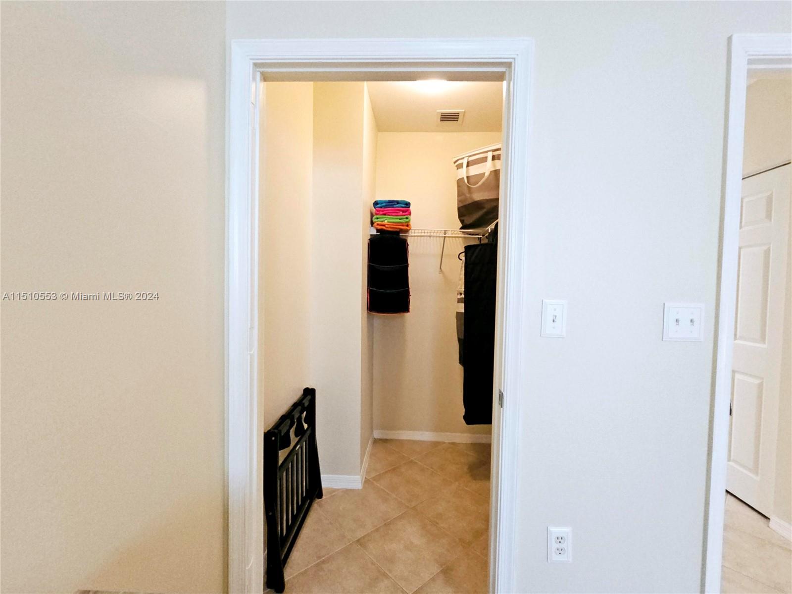 2080 S Ocean Dr 104, Hallandale Beach, Florida 33009, 1 Bedroom Bedrooms, ,1 BathroomBathrooms,Residentiallease,For Rent,2080 S Ocean Dr 104,A11510553