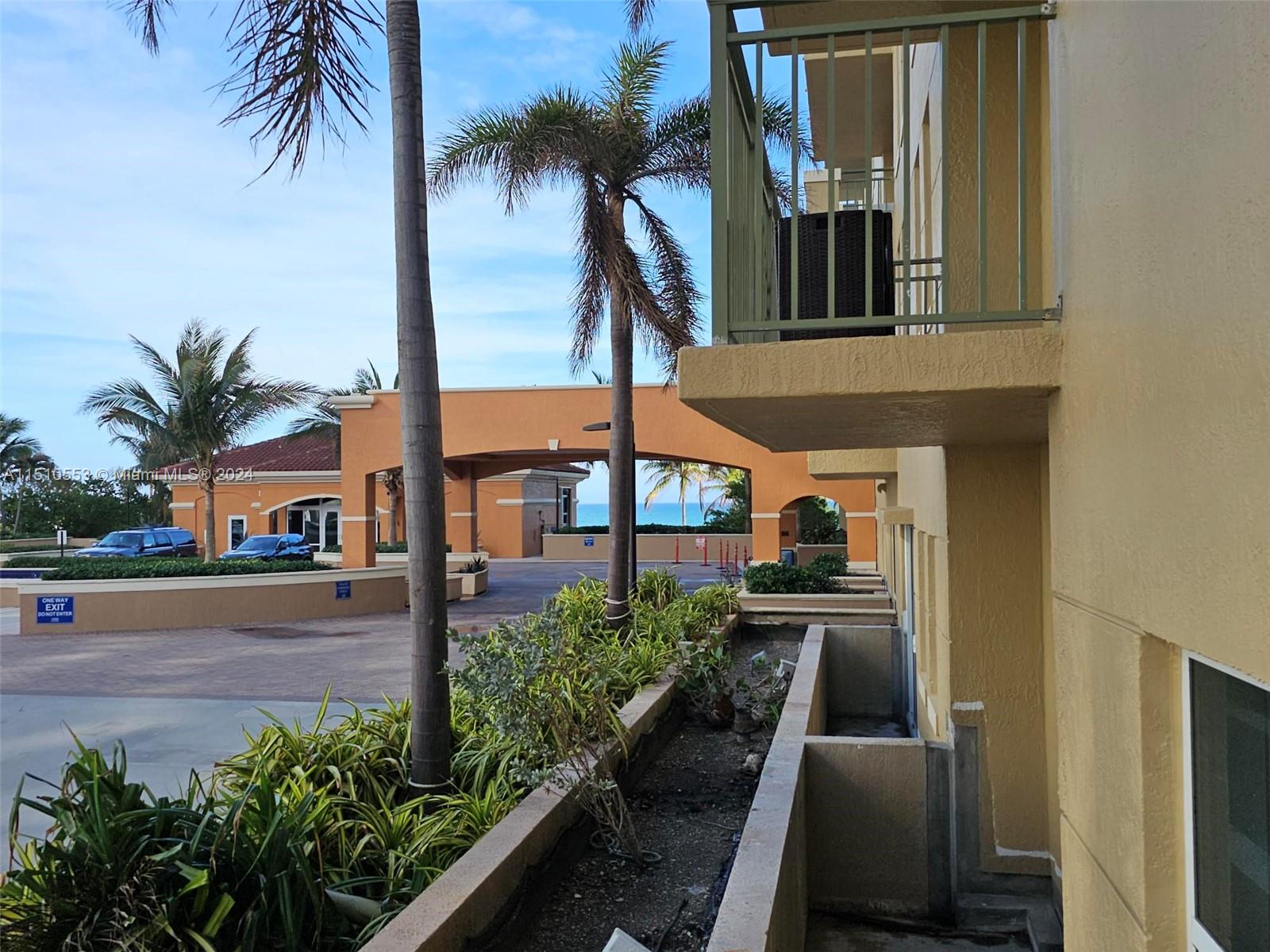 2080 S Ocean Dr 104, Hallandale Beach, Florida 33009, 1 Bedroom Bedrooms, ,1 BathroomBathrooms,Residentiallease,For Rent,2080 S Ocean Dr 104,A11510553