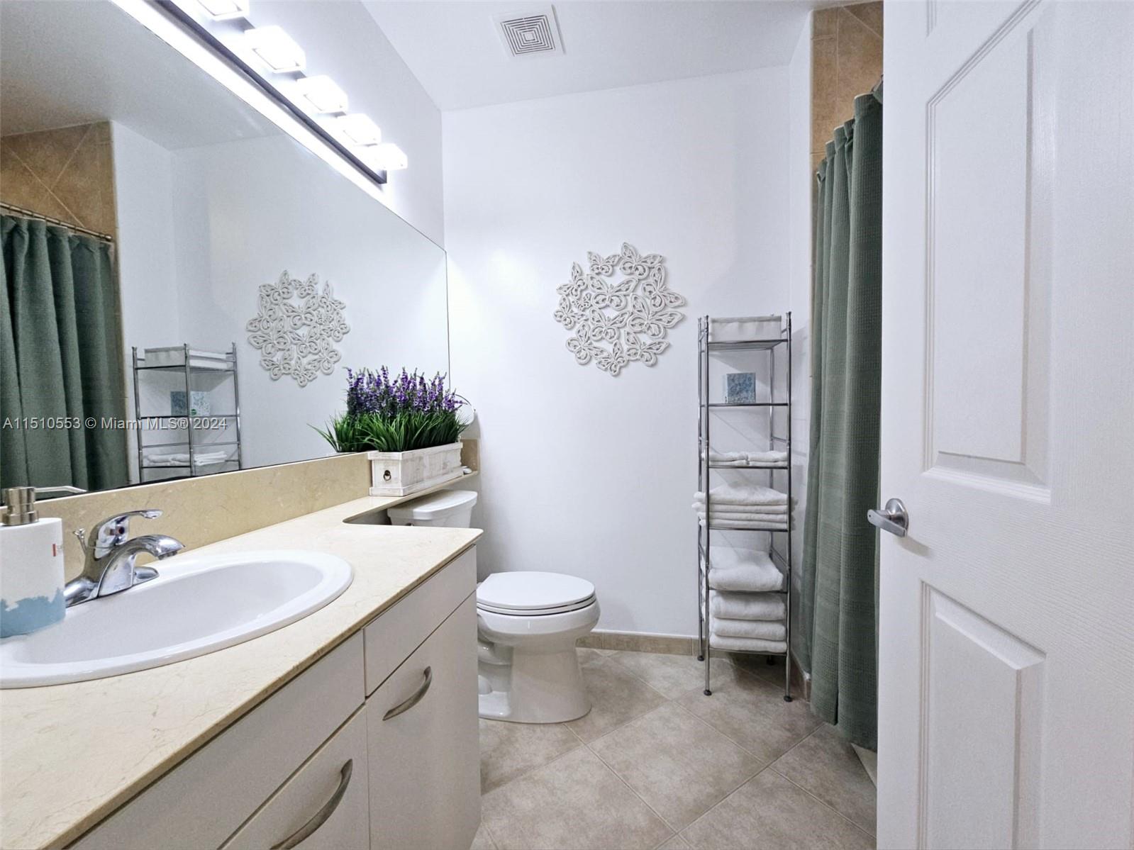 2080 S Ocean Dr 104, Hallandale Beach, Florida 33009, 1 Bedroom Bedrooms, ,1 BathroomBathrooms,Residentiallease,For Rent,2080 S Ocean Dr 104,A11510553